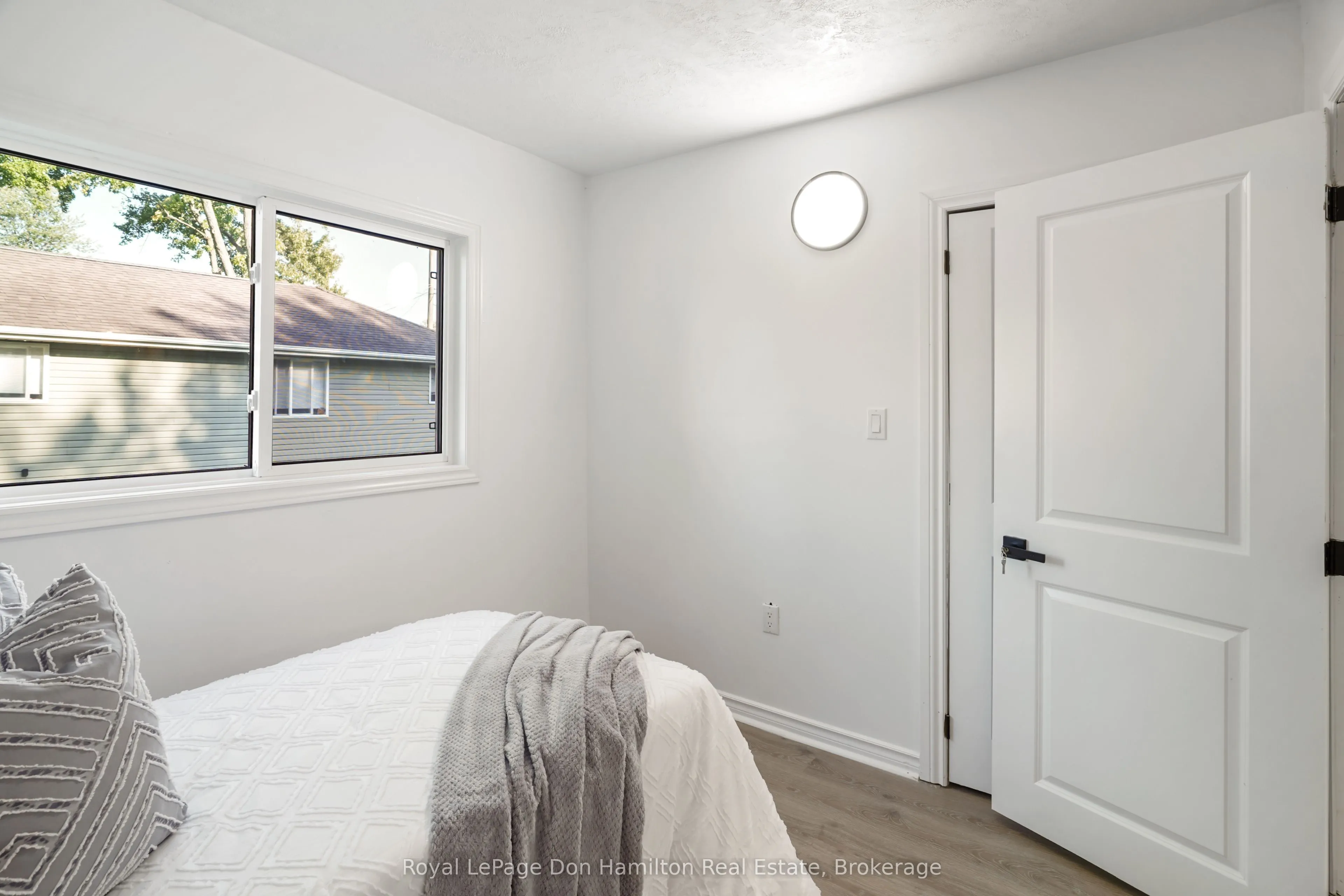 3792 Glendale Avenue