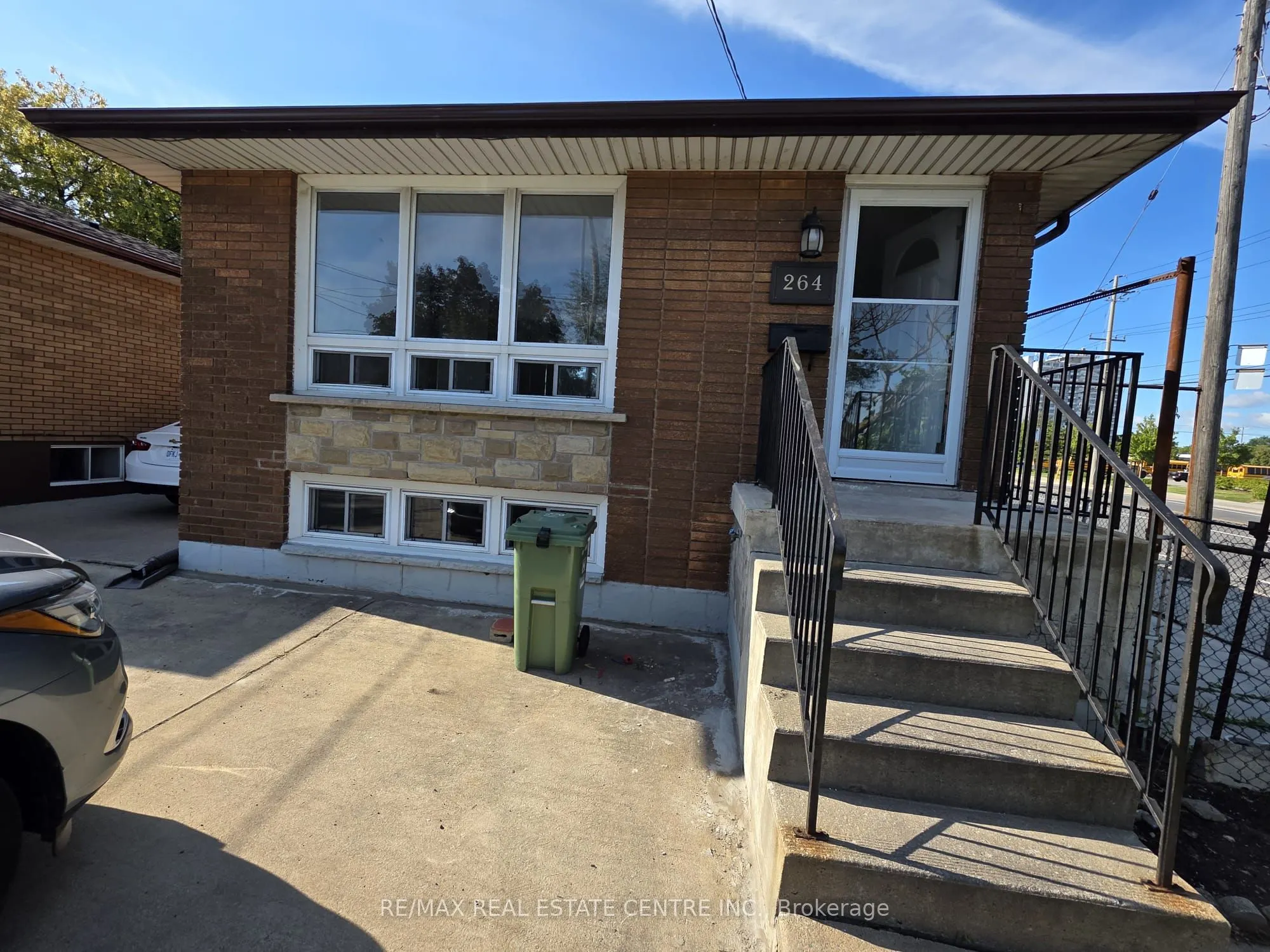 264 Vansitmart Avenue