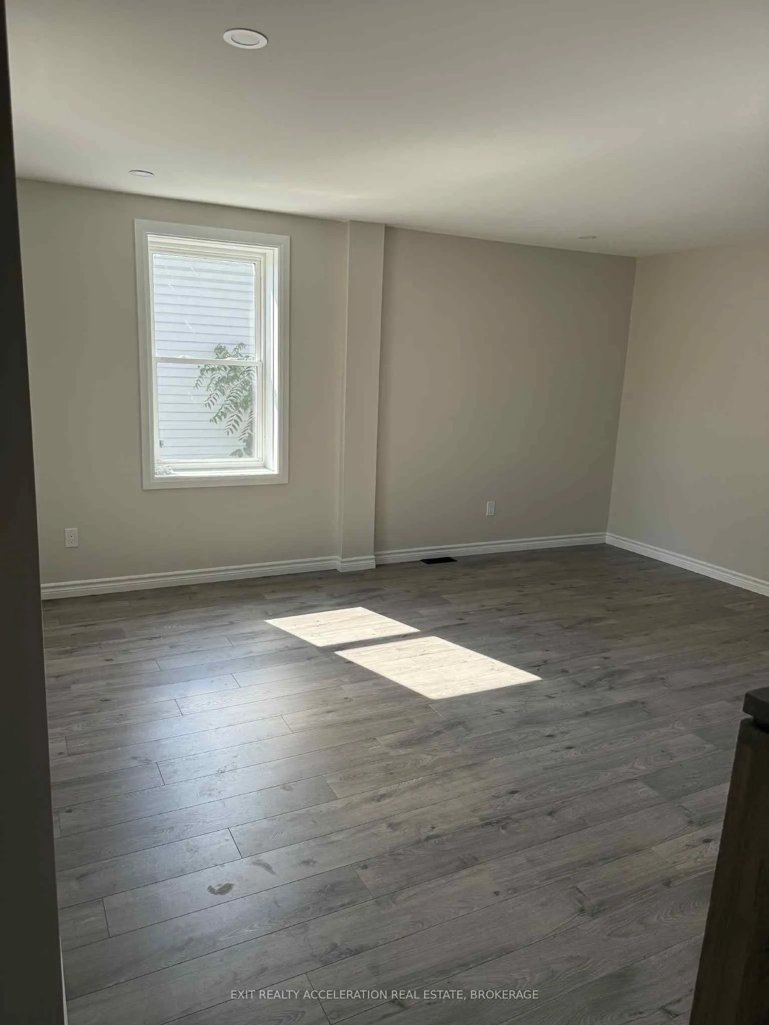 182 Robert Street, #1