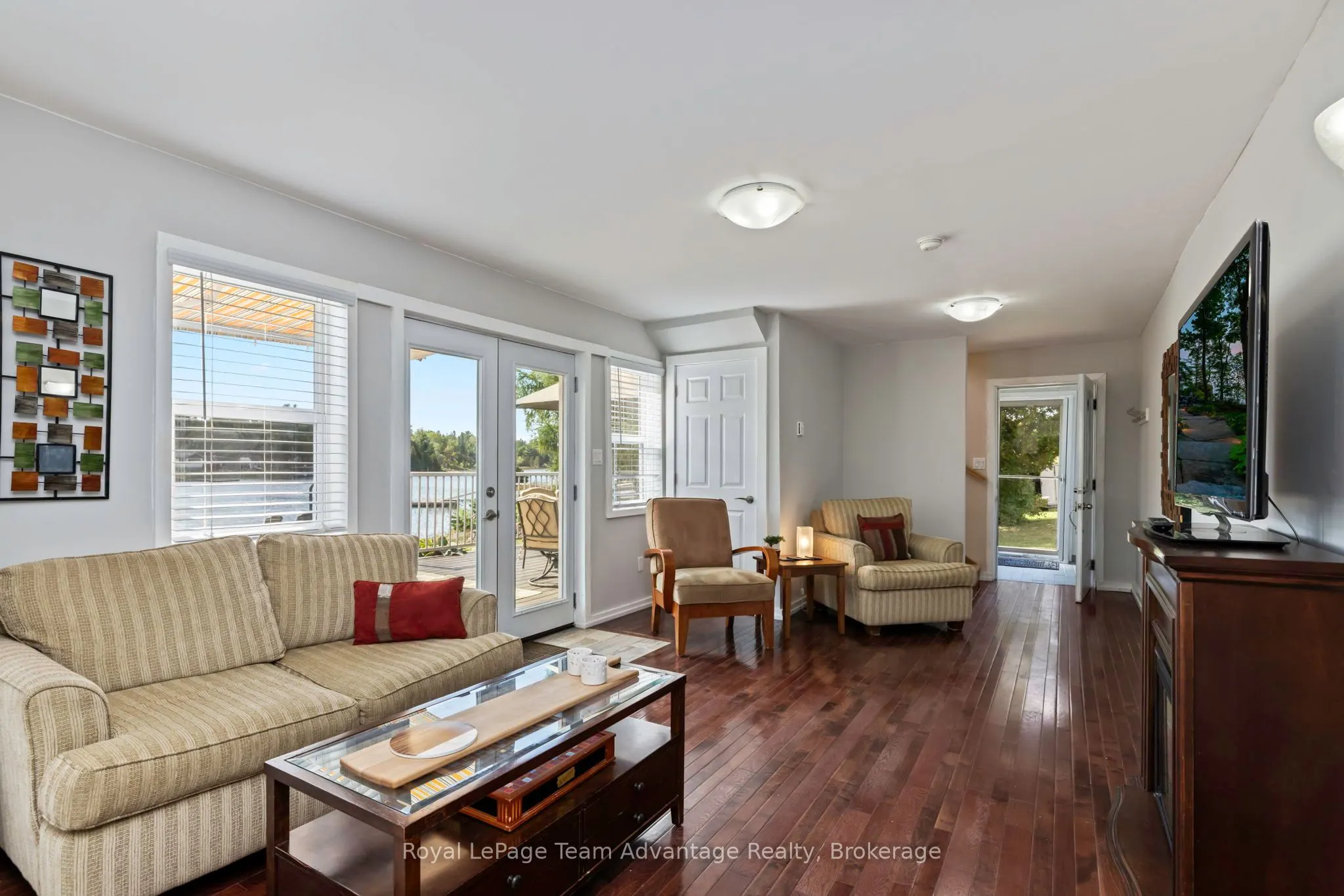 2046 Riverside Drive