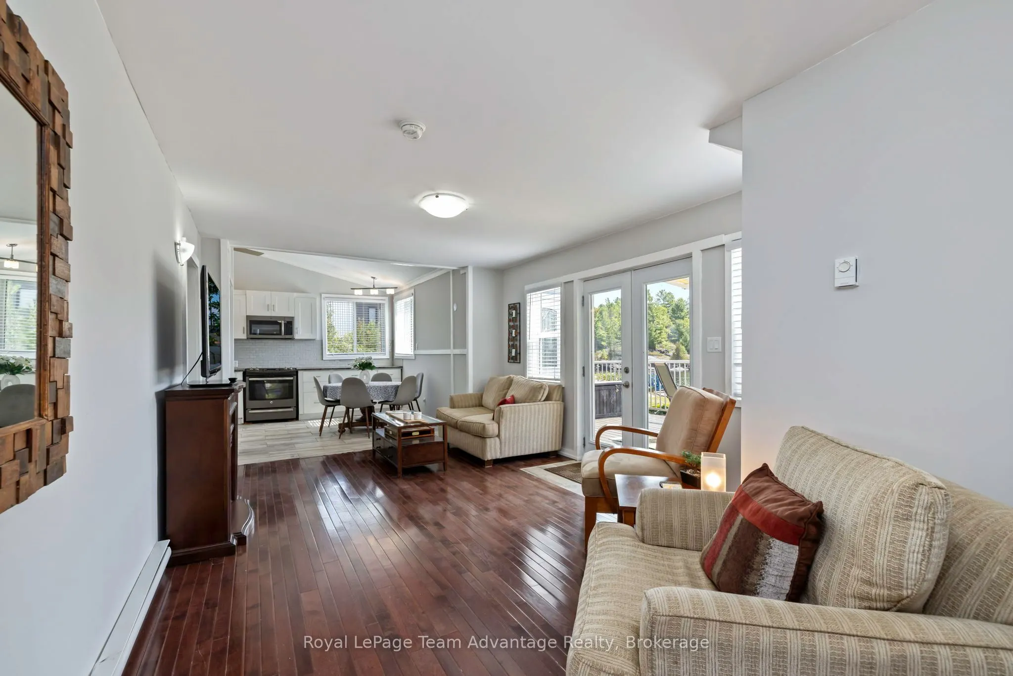 2046 Riverside Drive