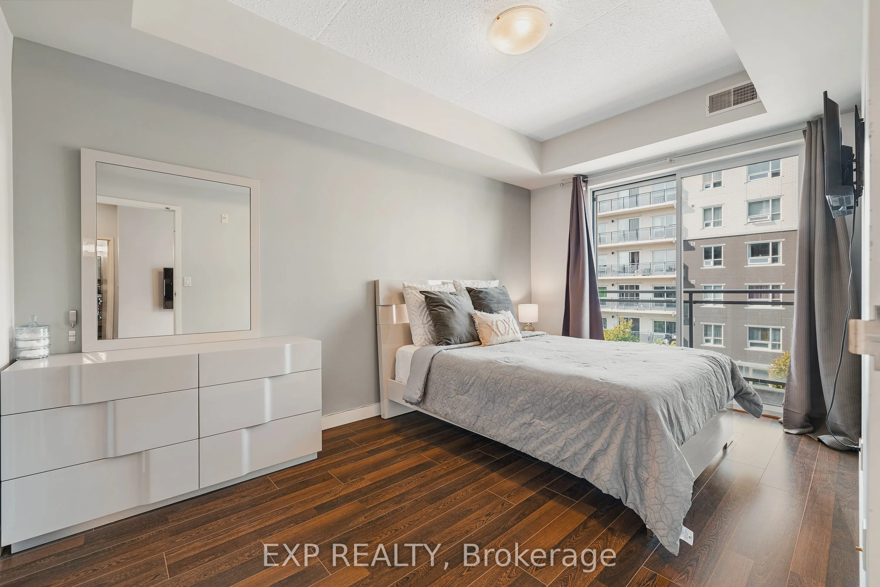 62 Balsam Street, #H302