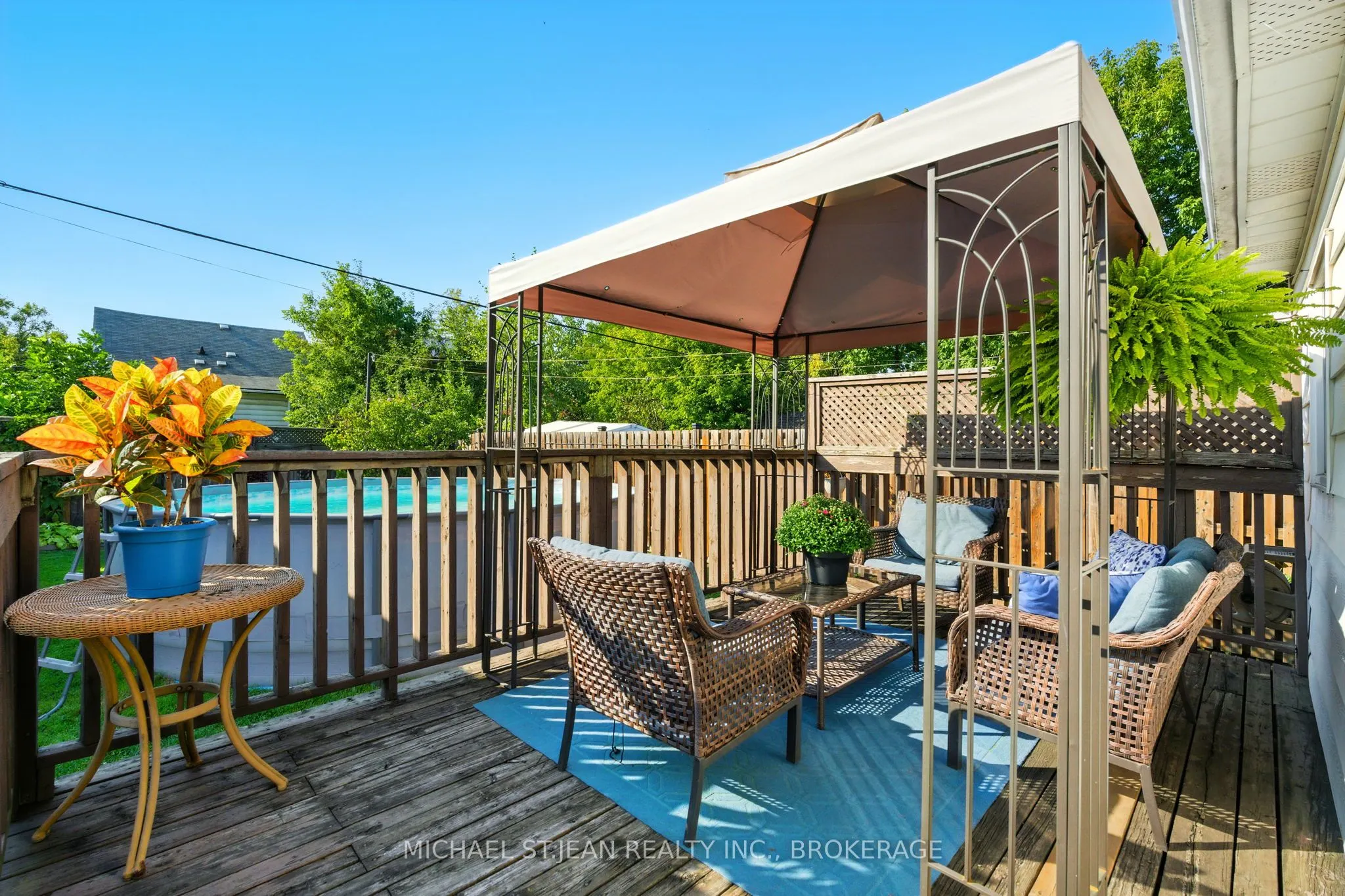 347 Weir Street N