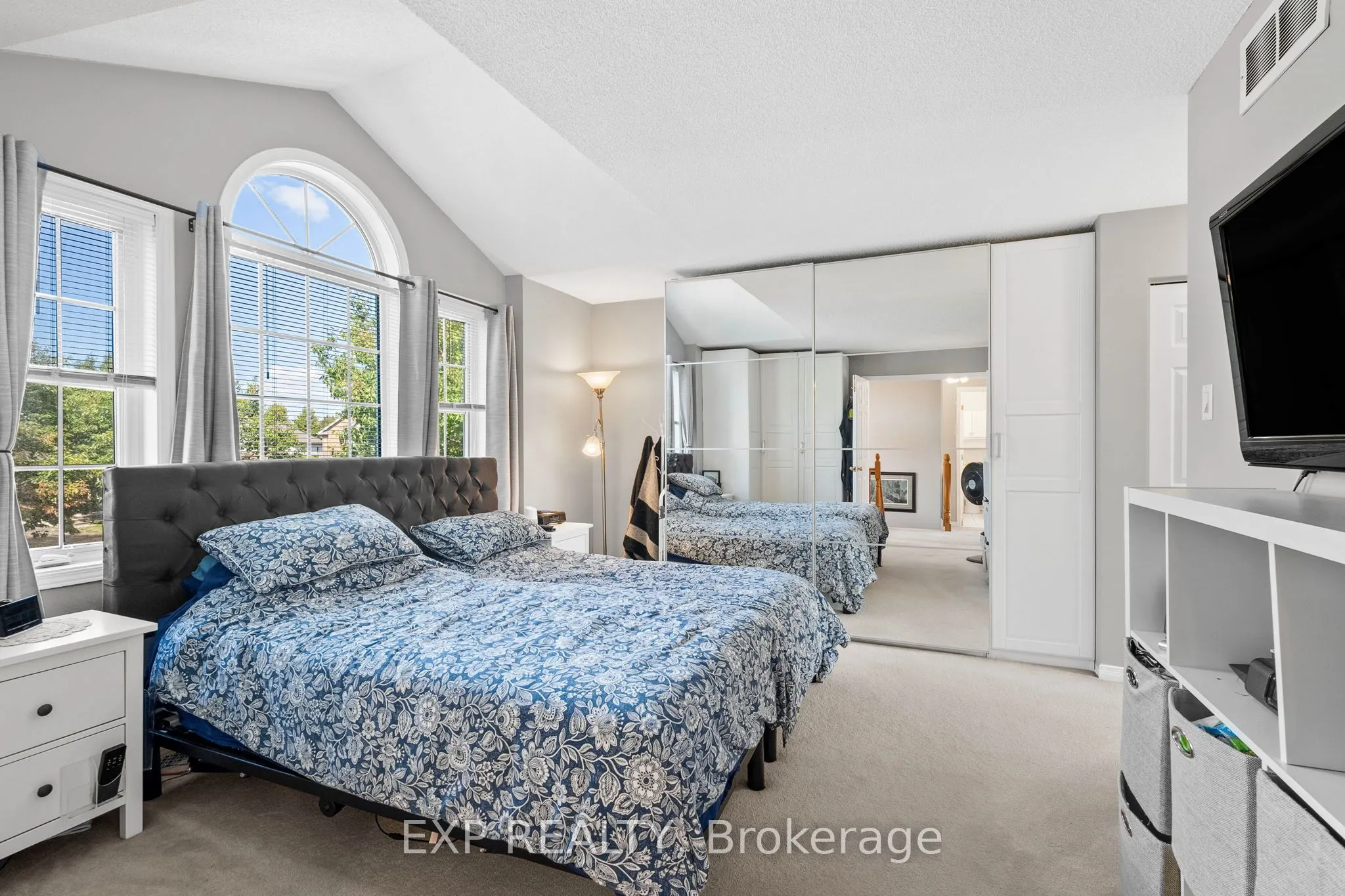 18 Golders Green Lane