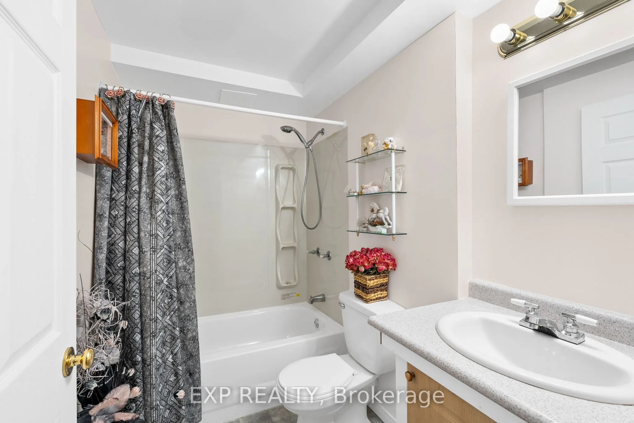 18 Golders Green Lane