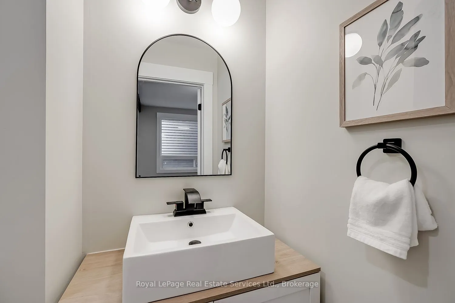 37 Albert Street, #Front