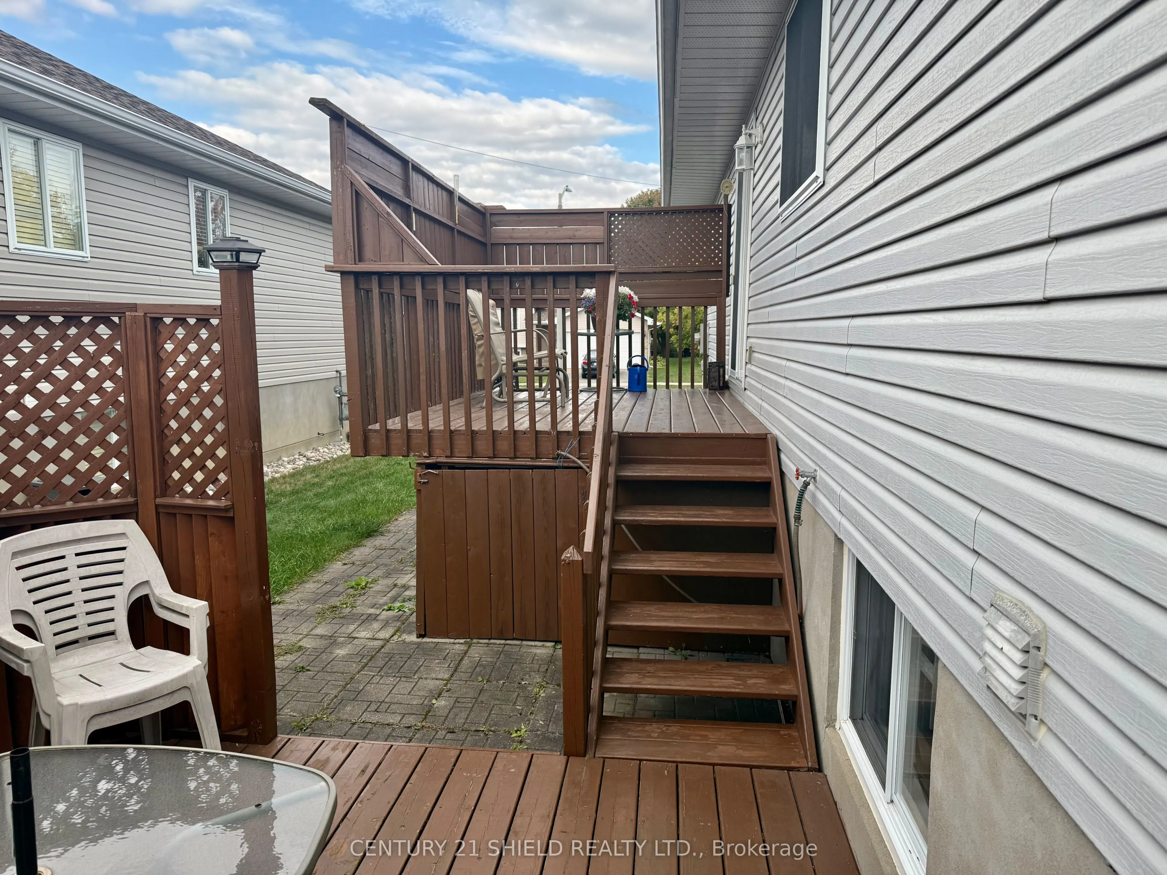 382 Ellen Avenue