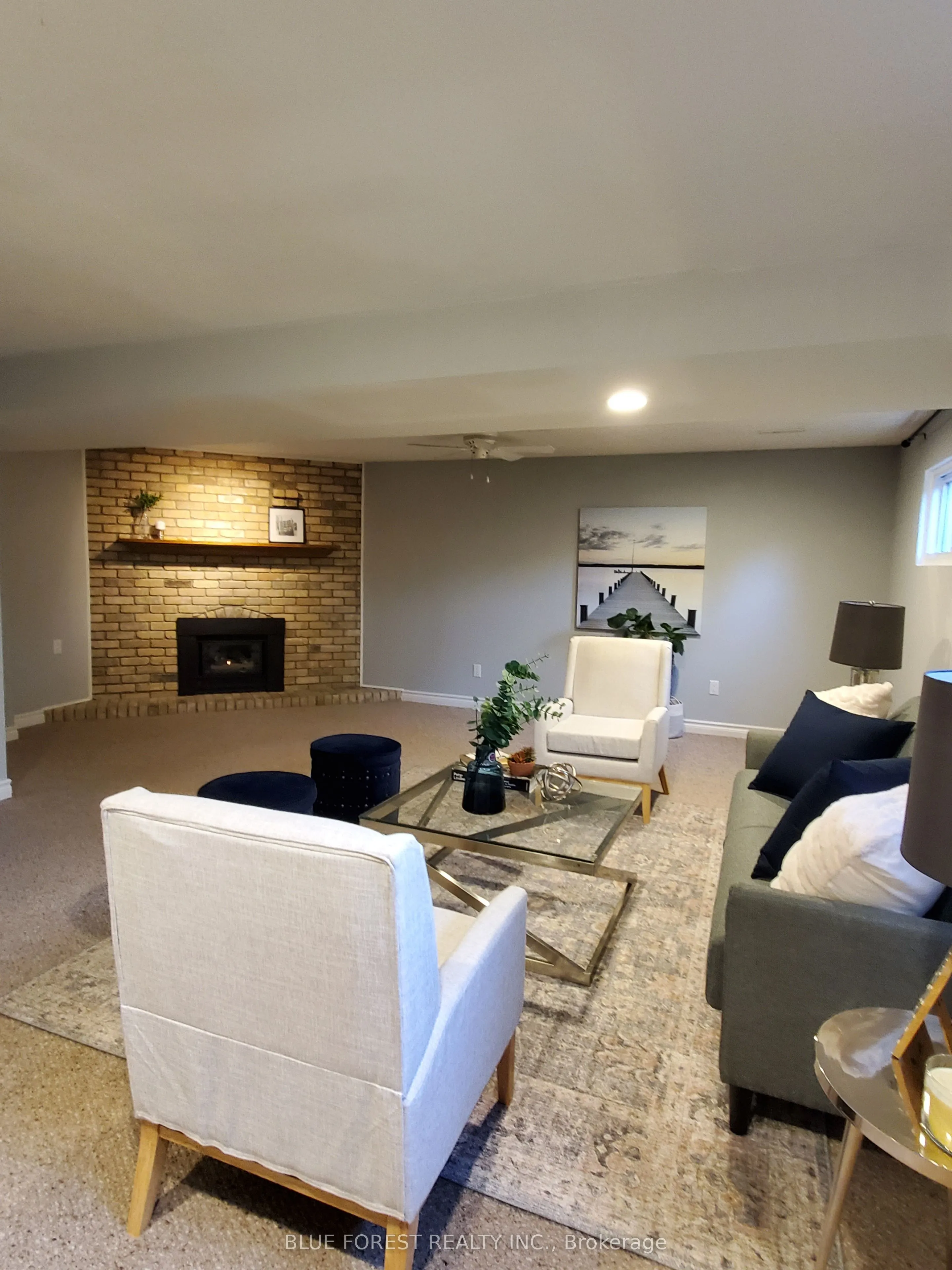 1039 Osgoode Drive