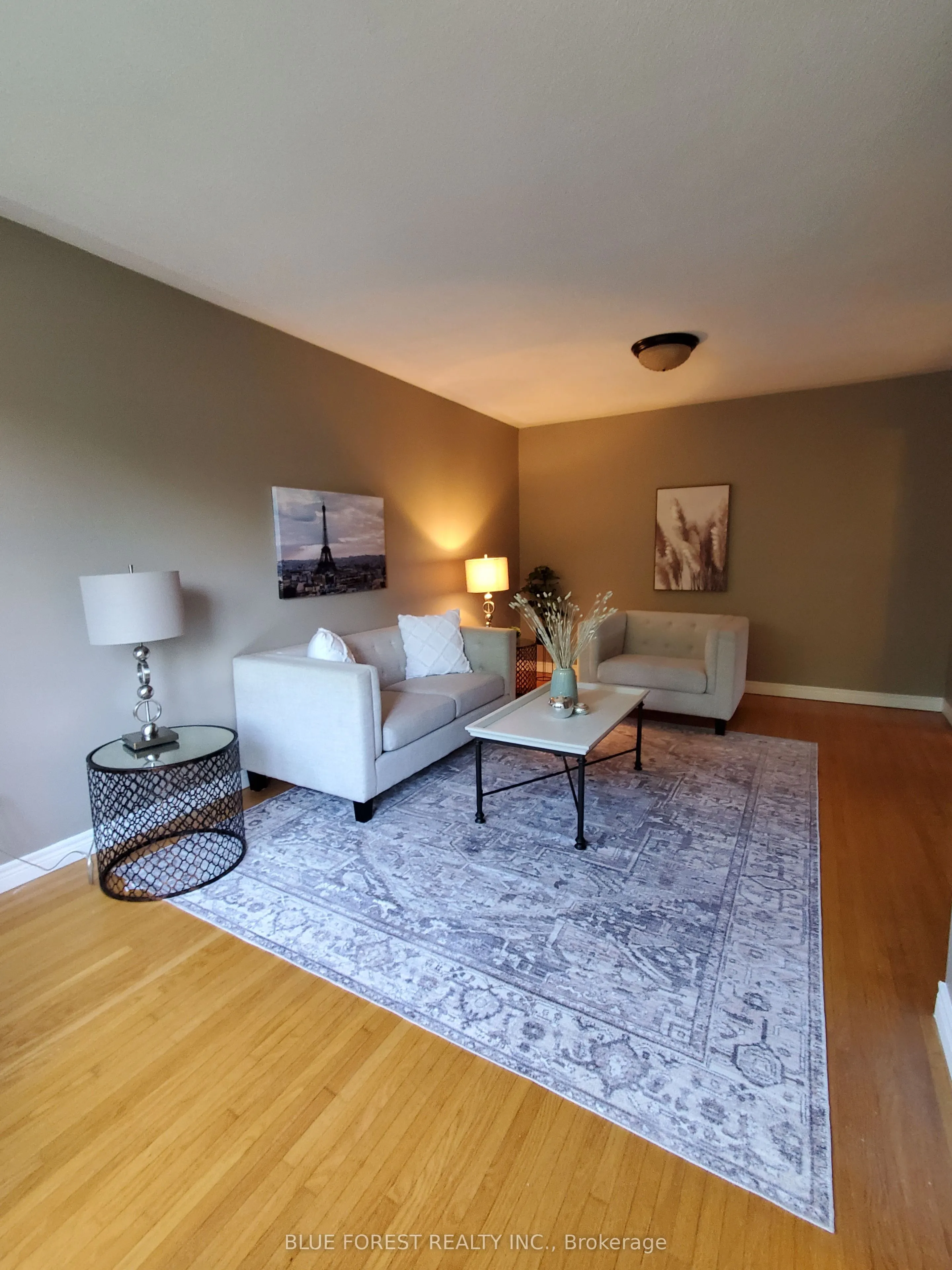 1039 Osgoode Drive