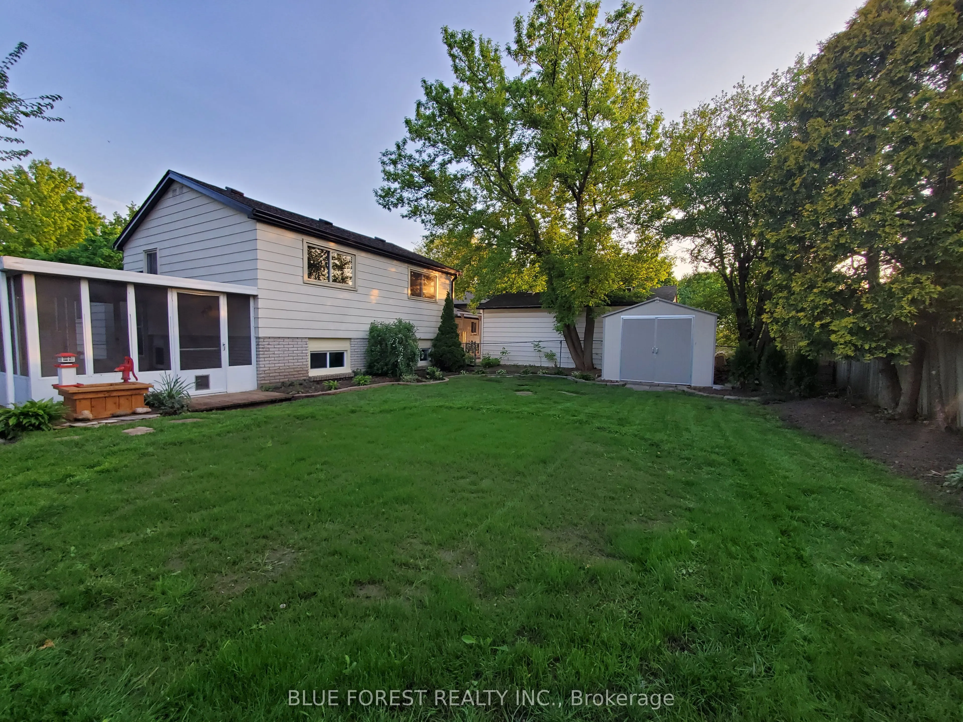 1039 Osgoode Drive