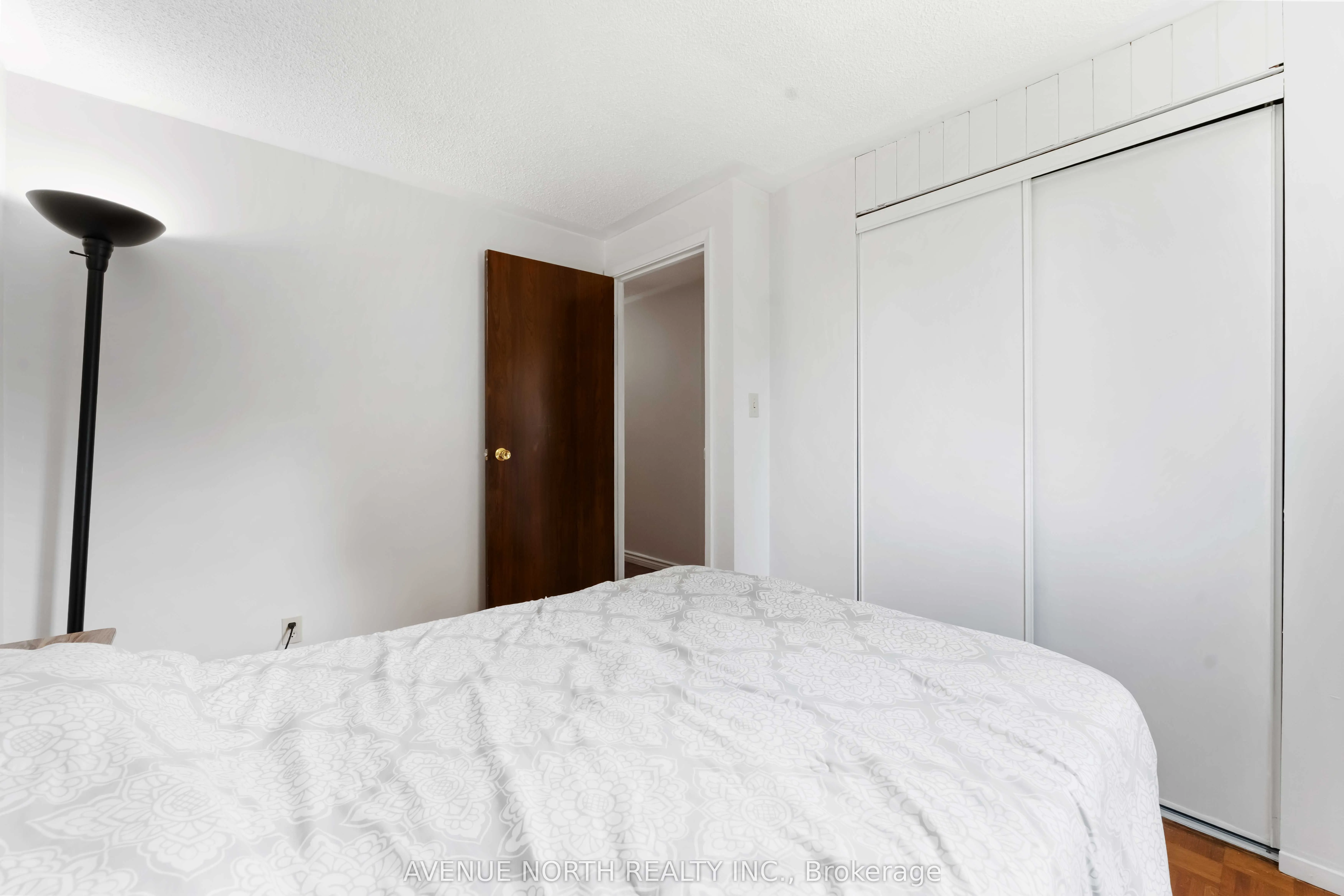 2178 Erinbrook Crescent