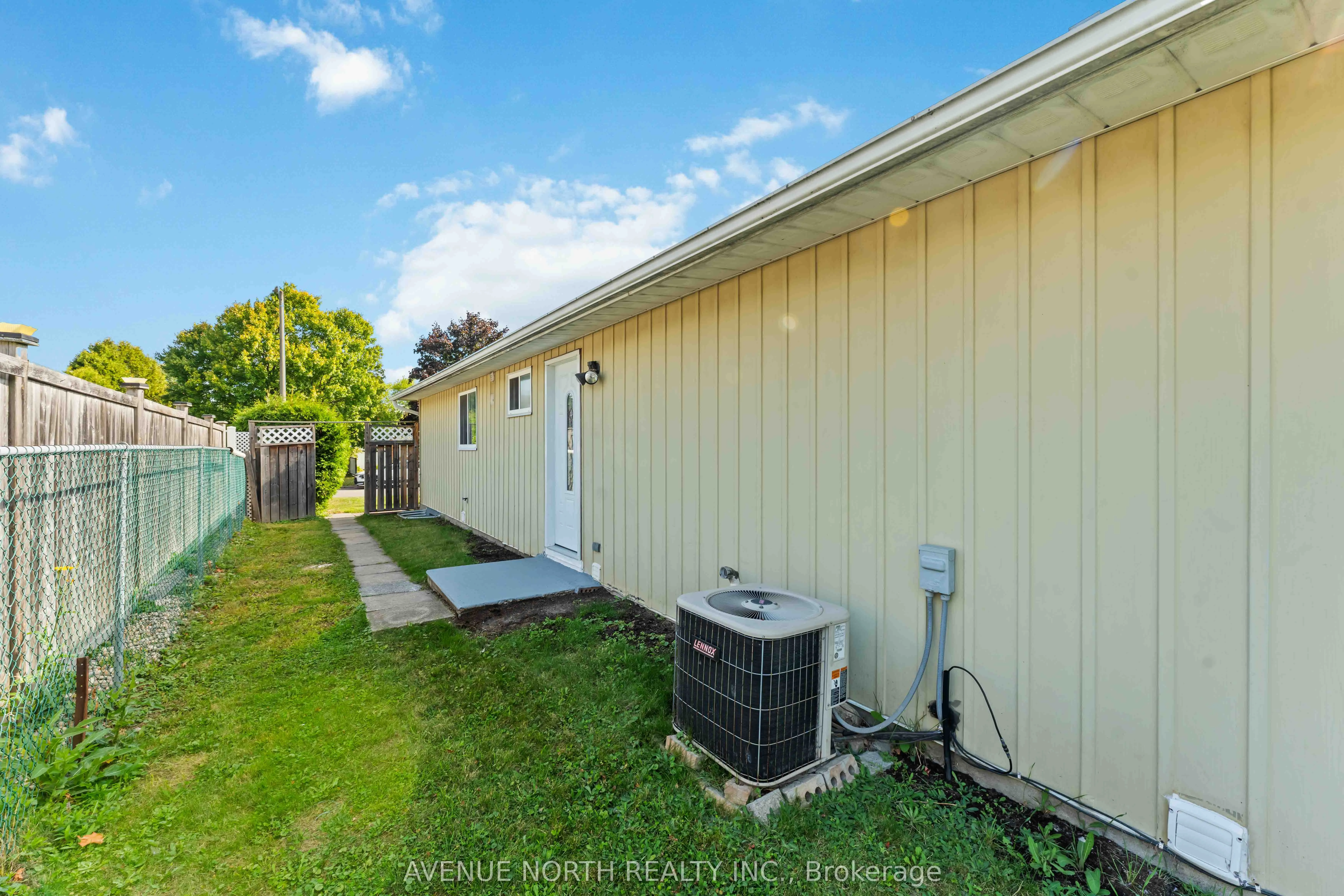 2178 Erinbrook Crescent
