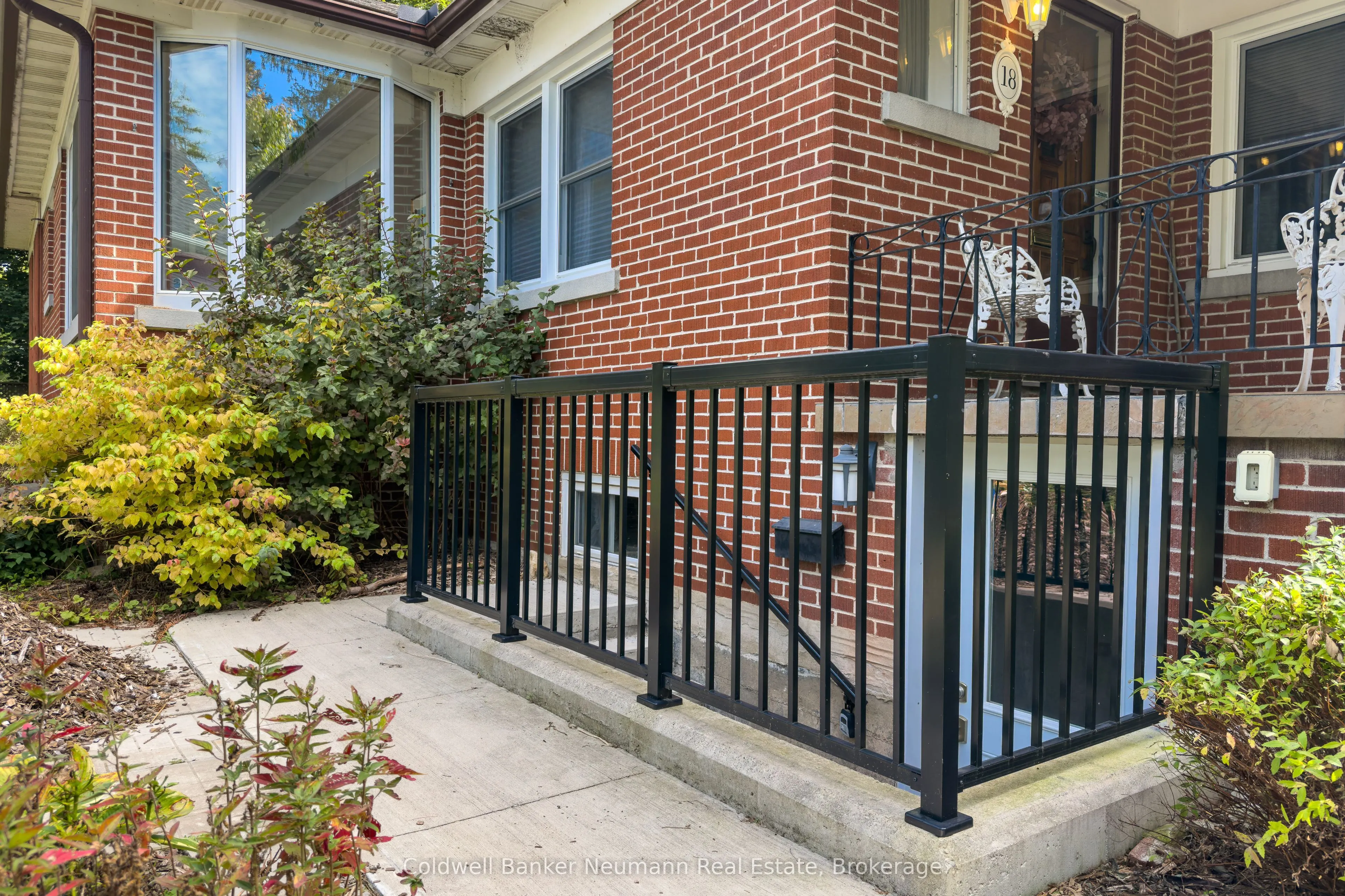 18 Forest Hill Drive, #Lower