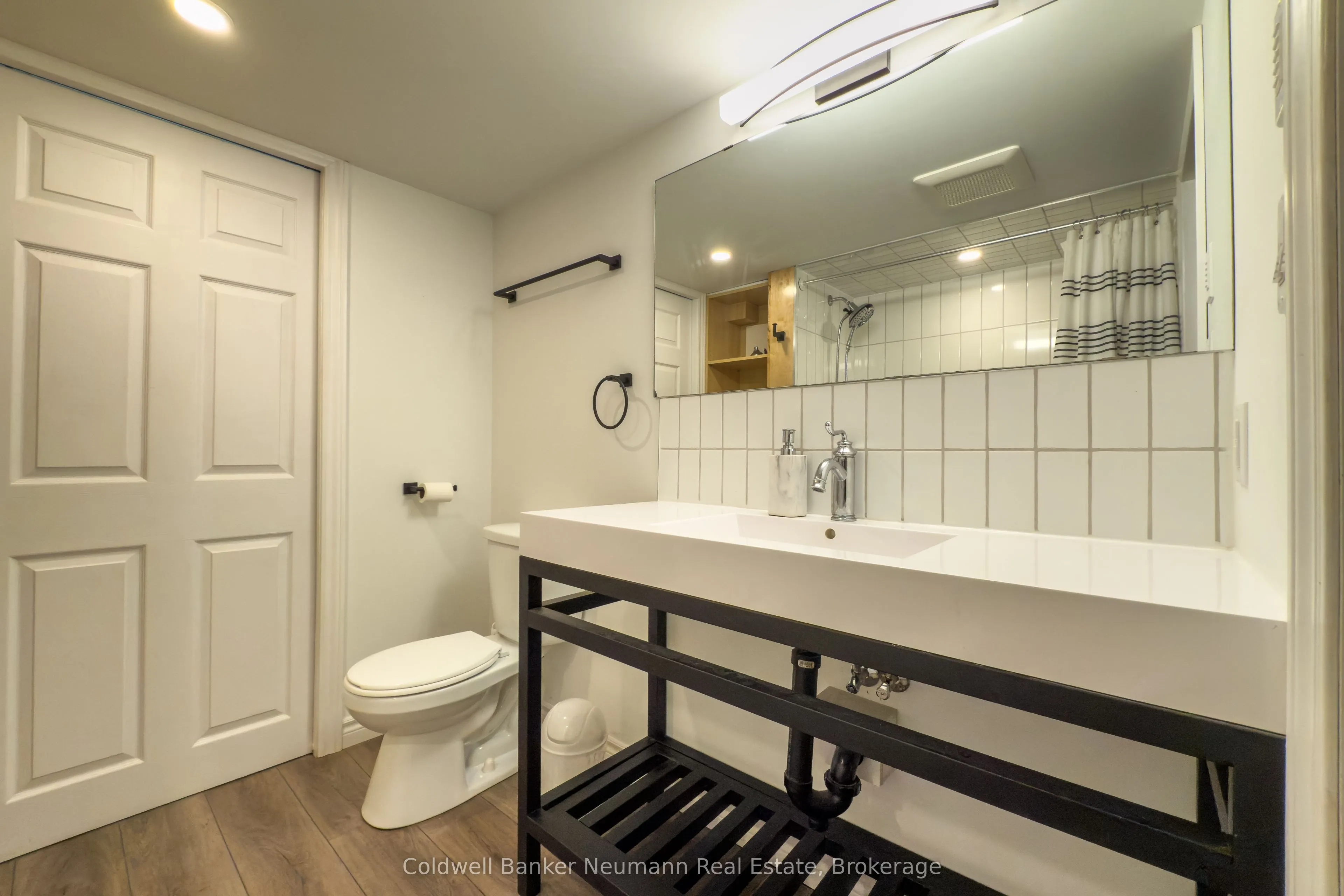18 Forest Hill Drive, #Lower