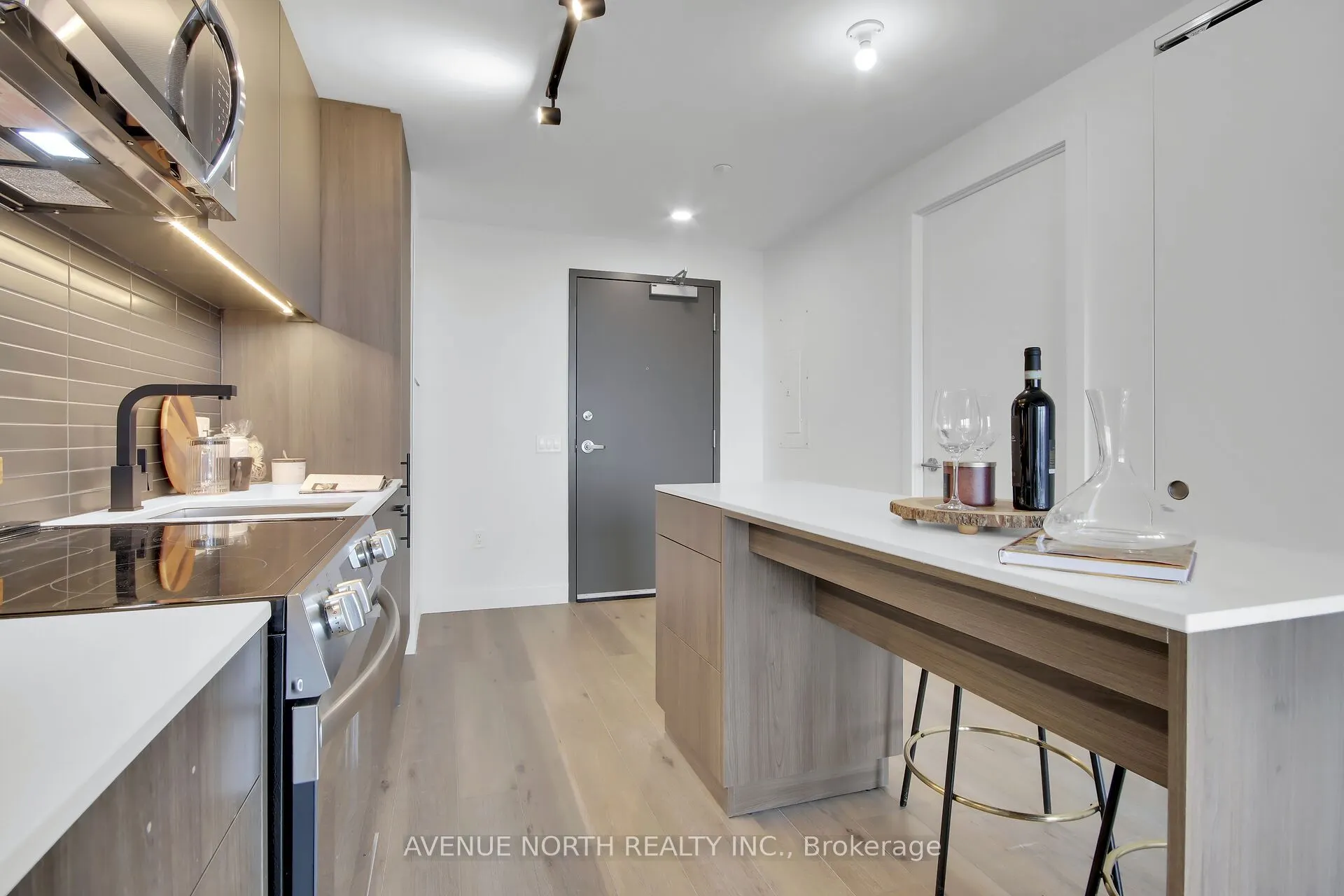 10 JAMES Street, #809
