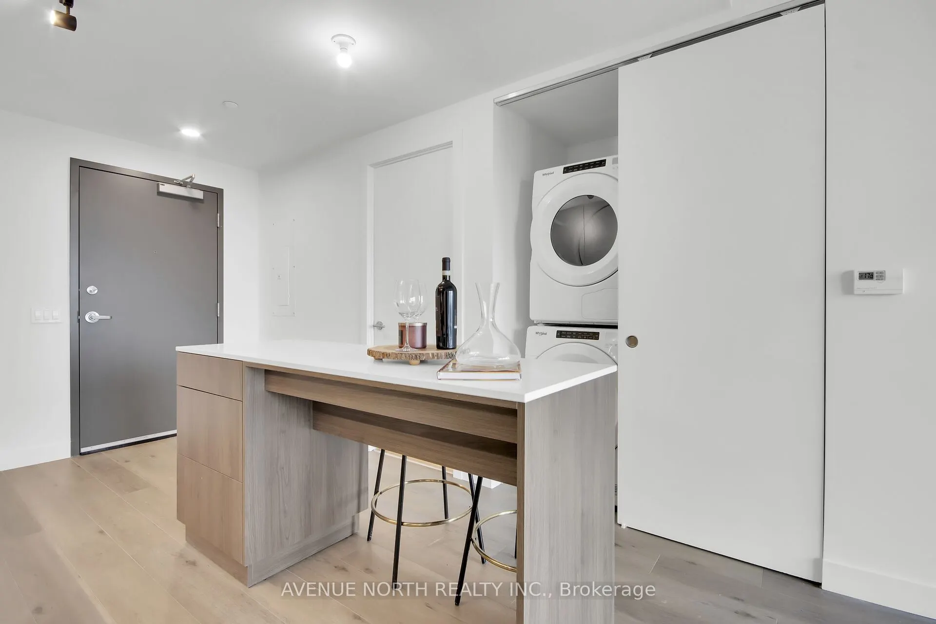 10 JAMES Street, #809