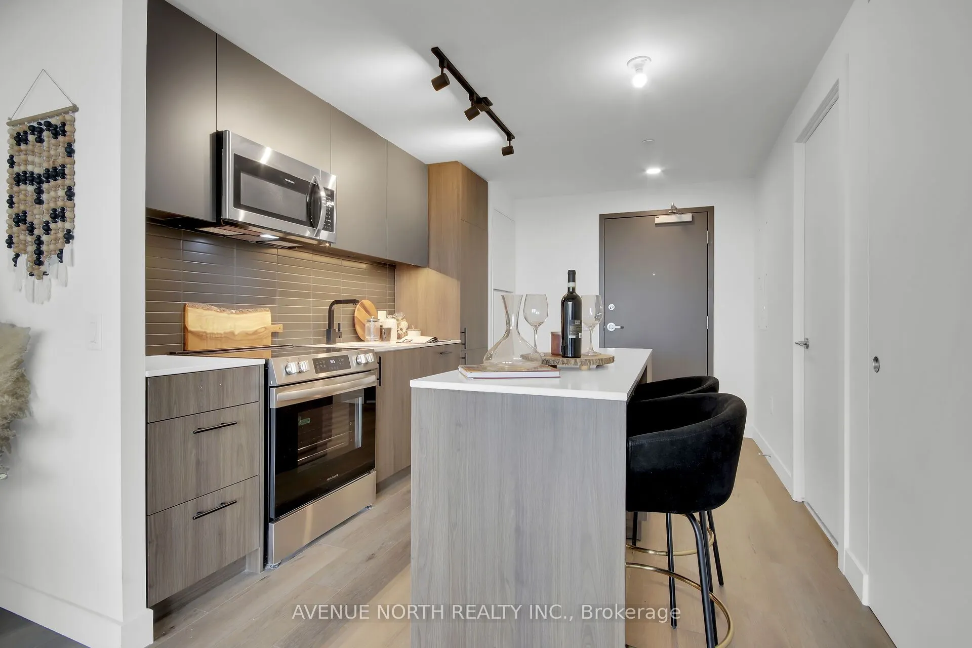 10 JAMES Street, #809