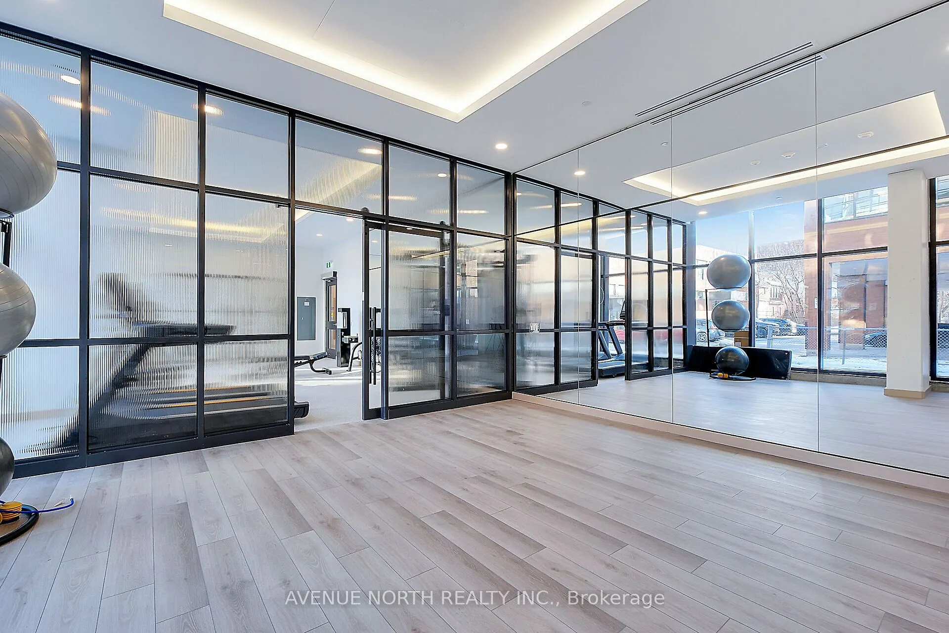 10 JAMES Street, #809