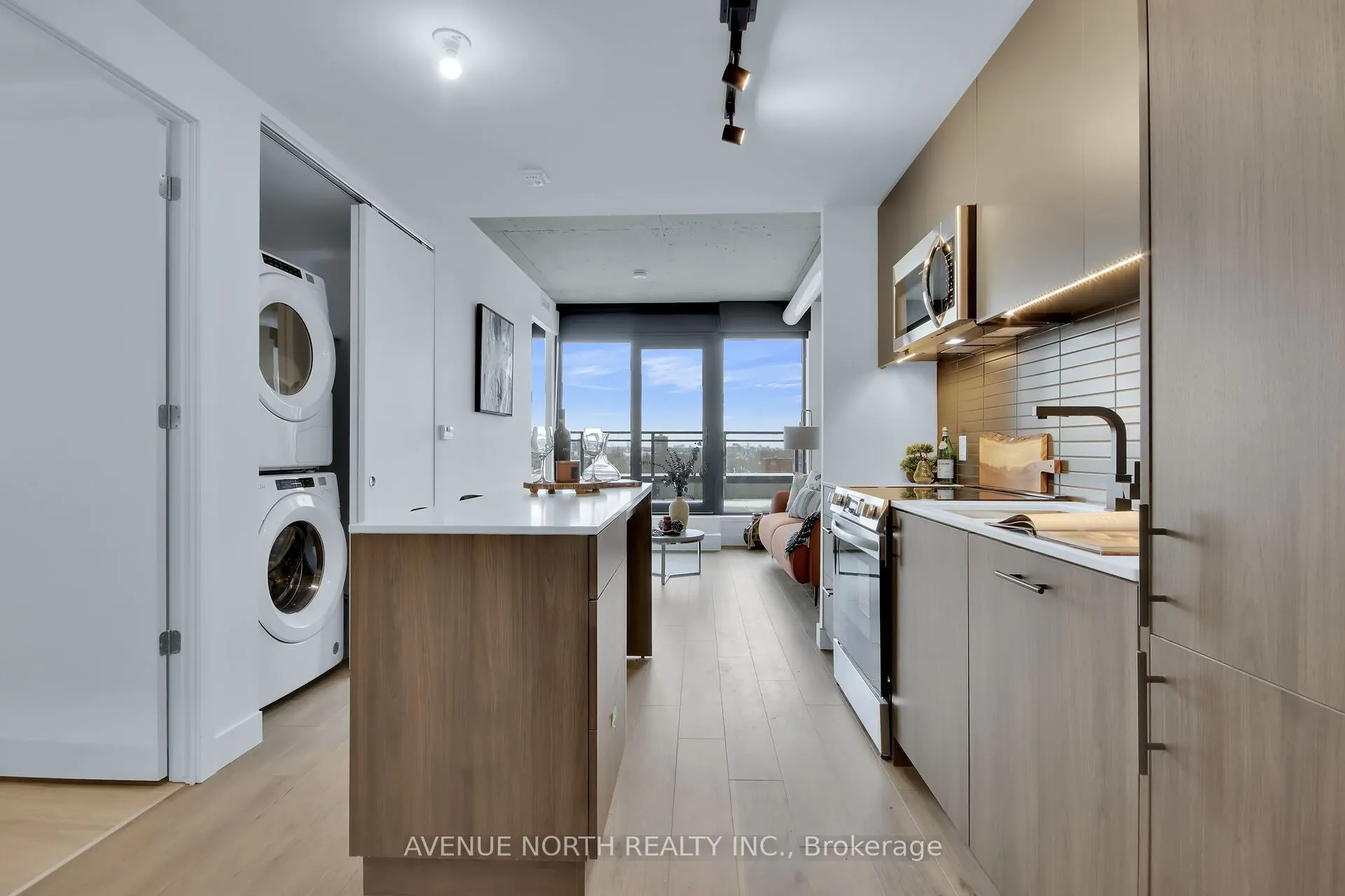 10 JAMES Street, #809