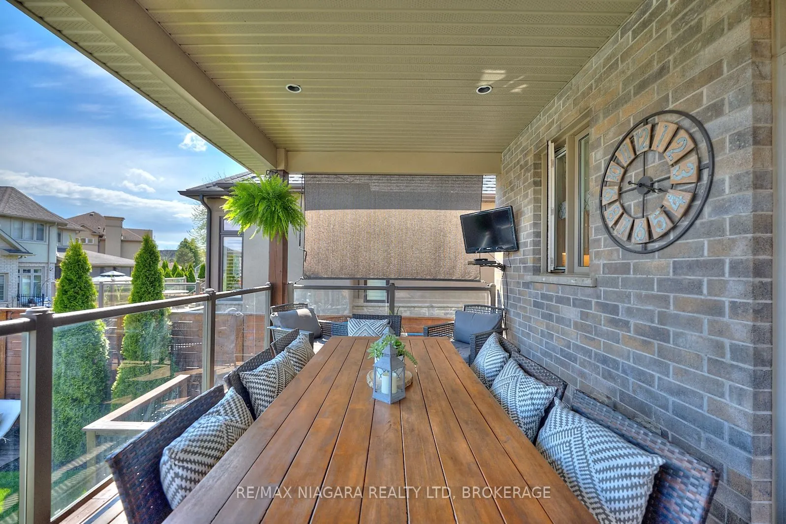 8886 Black Forest Crescent