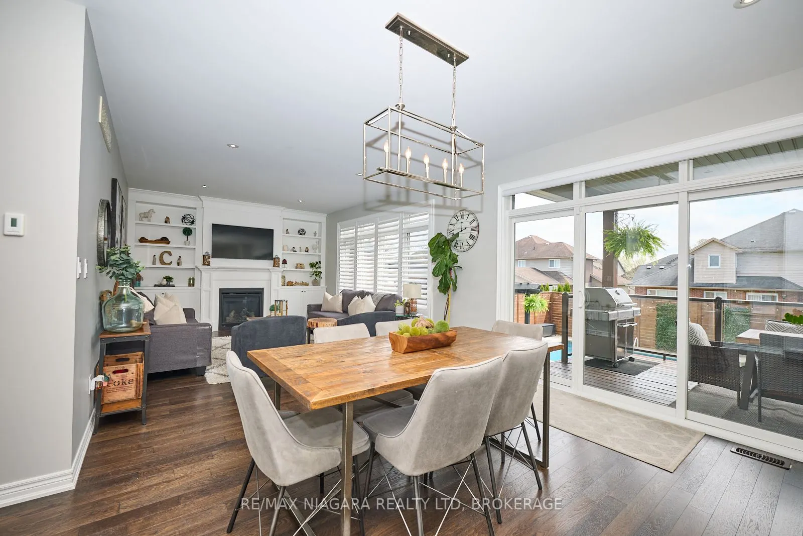 8886 Black Forest Crescent