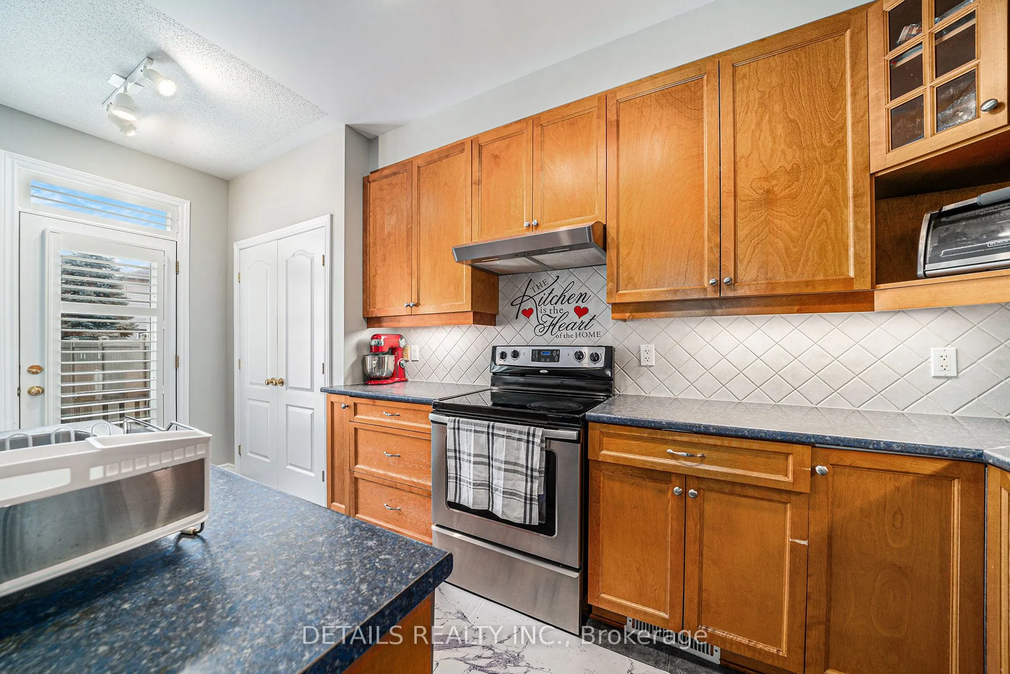 84 Waterbridge Drive S