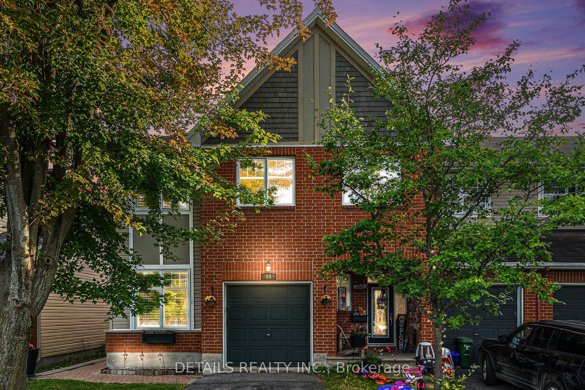 84 Waterbridge Drive S