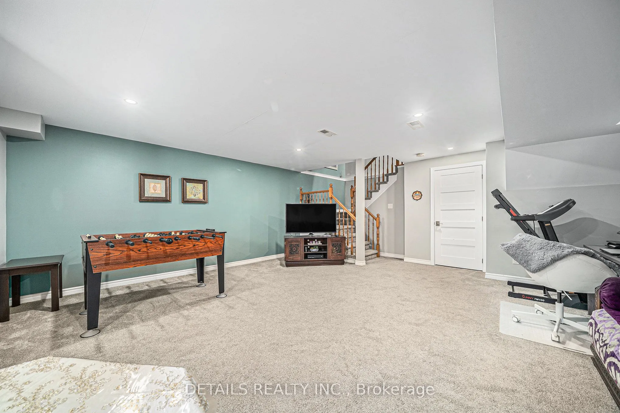 84 Waterbridge Drive S