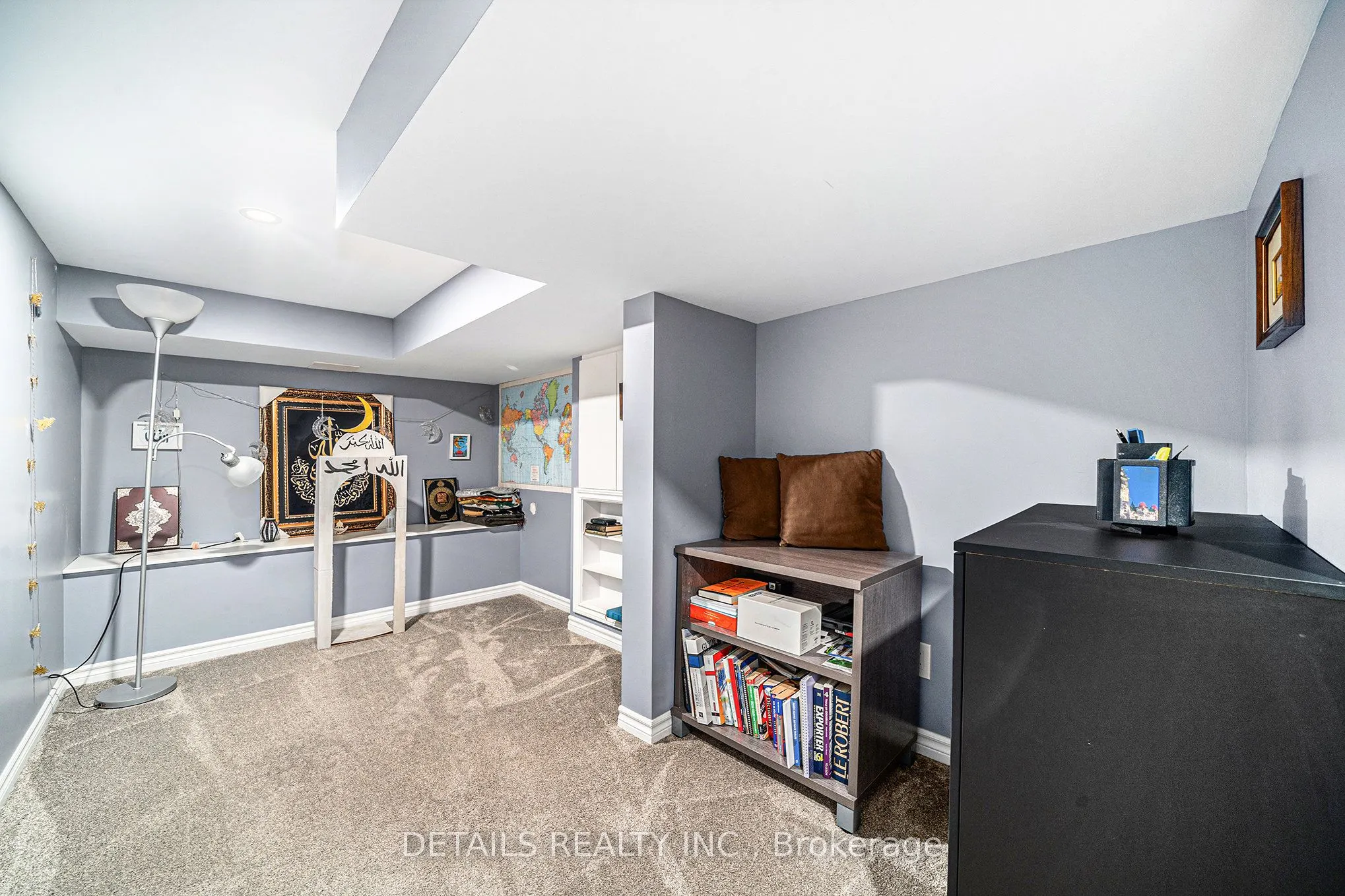 84 Waterbridge Drive S