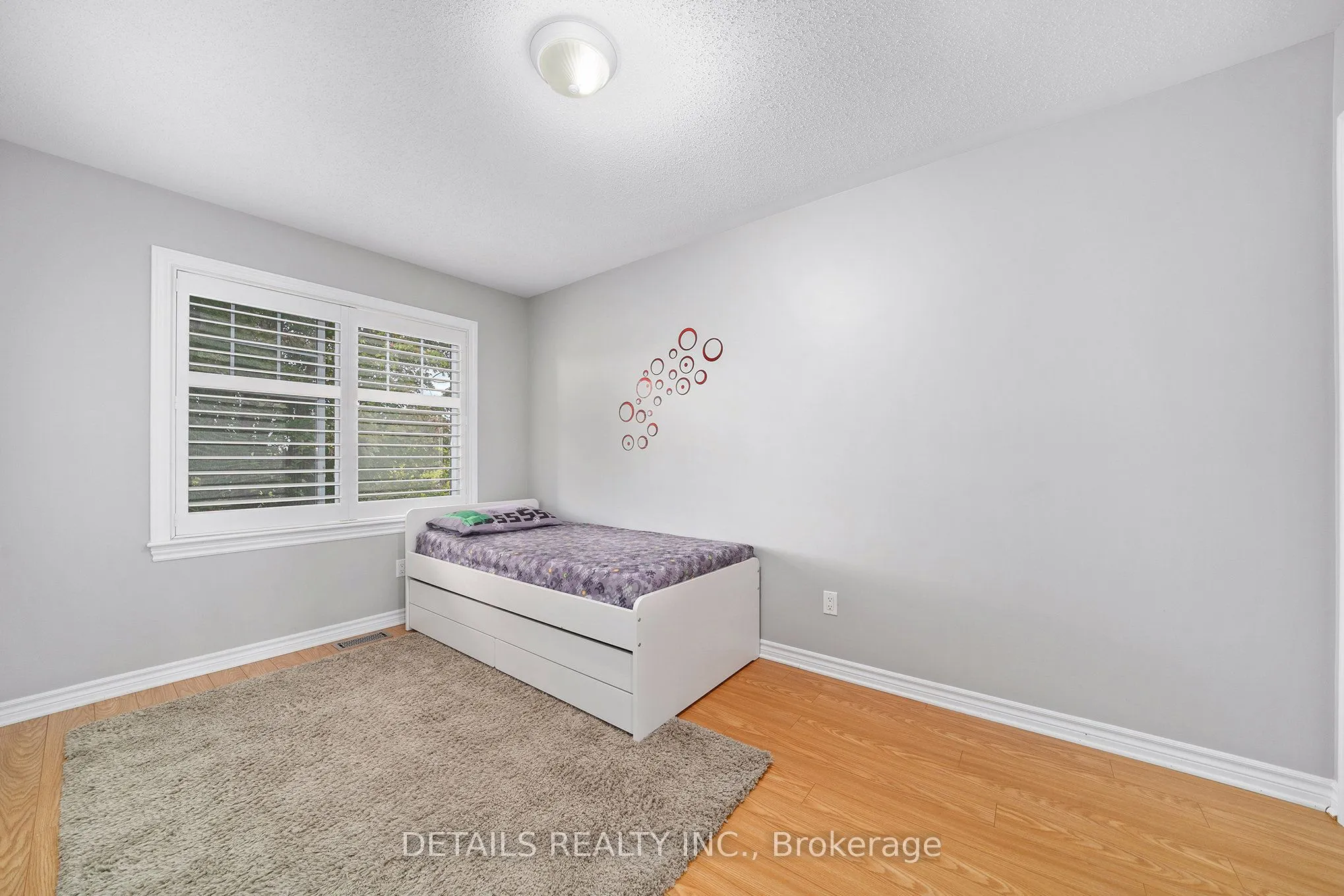 84 Waterbridge Drive S