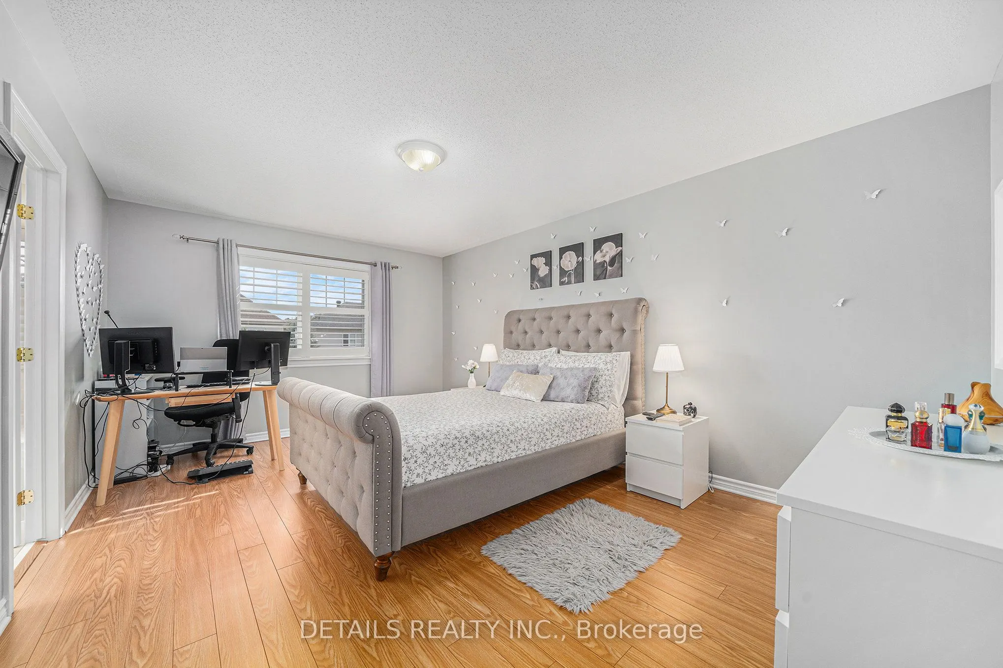 84 Waterbridge Drive S