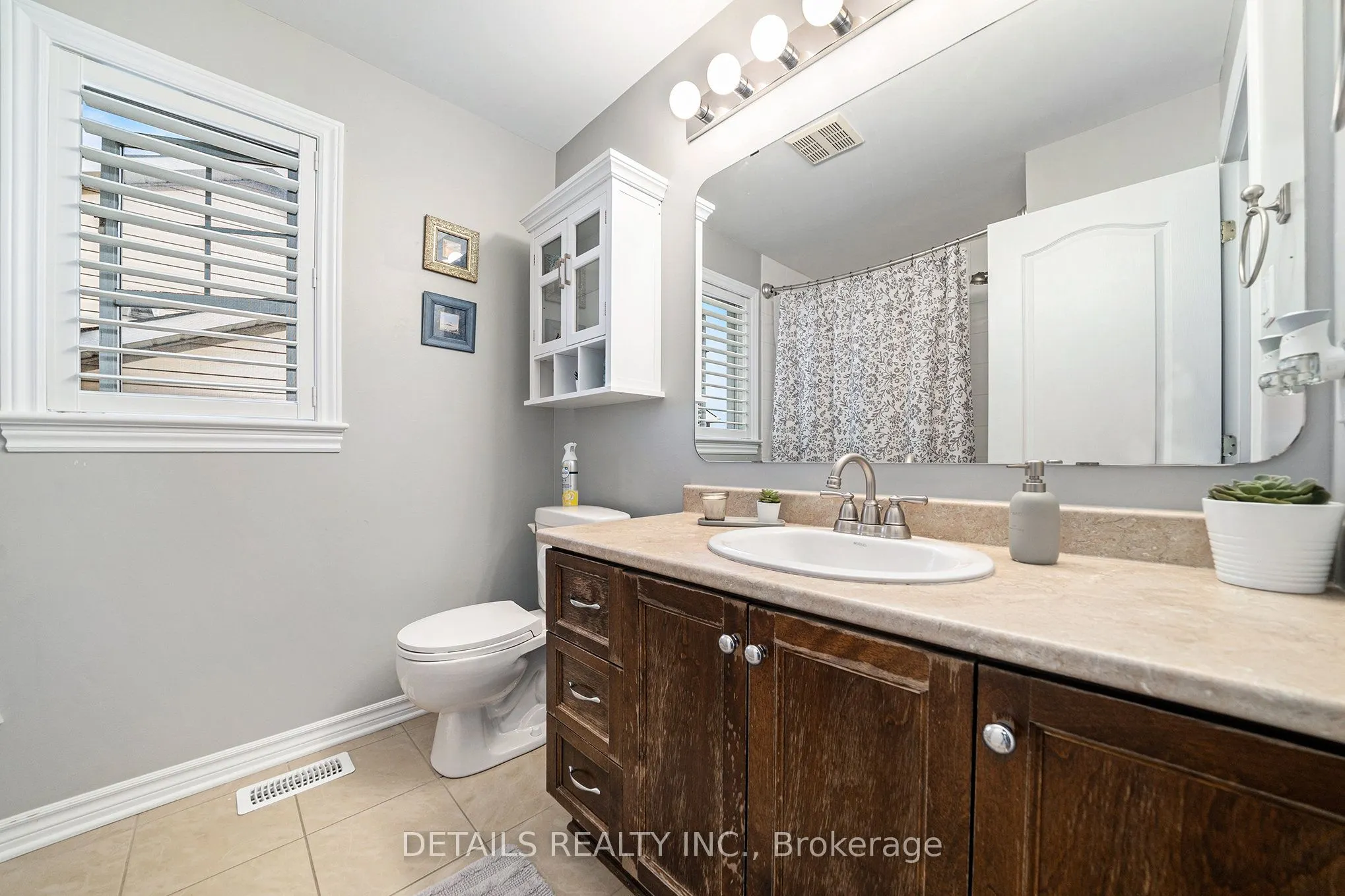 84 Waterbridge Drive S