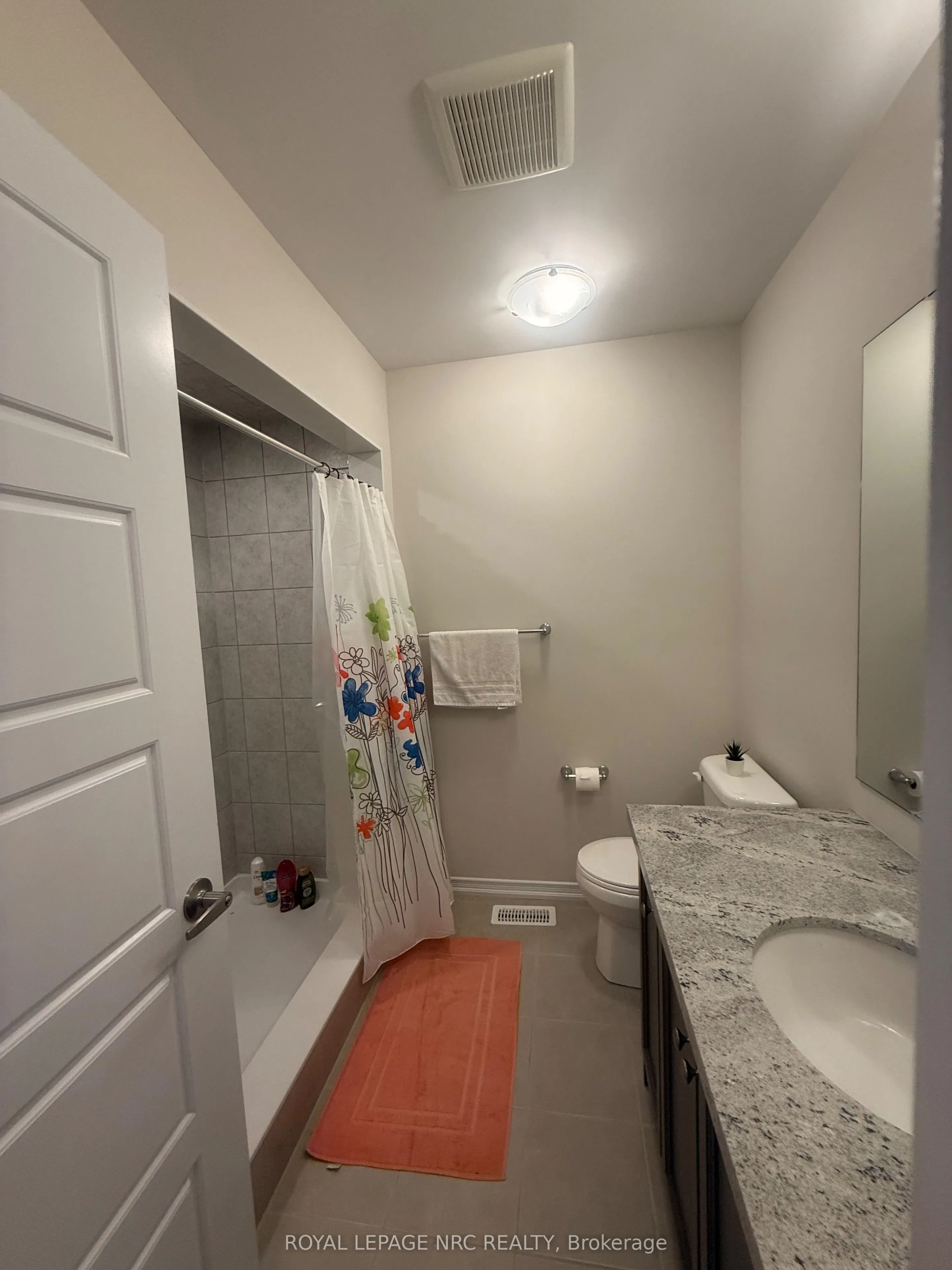 4 ESTHER Crescent