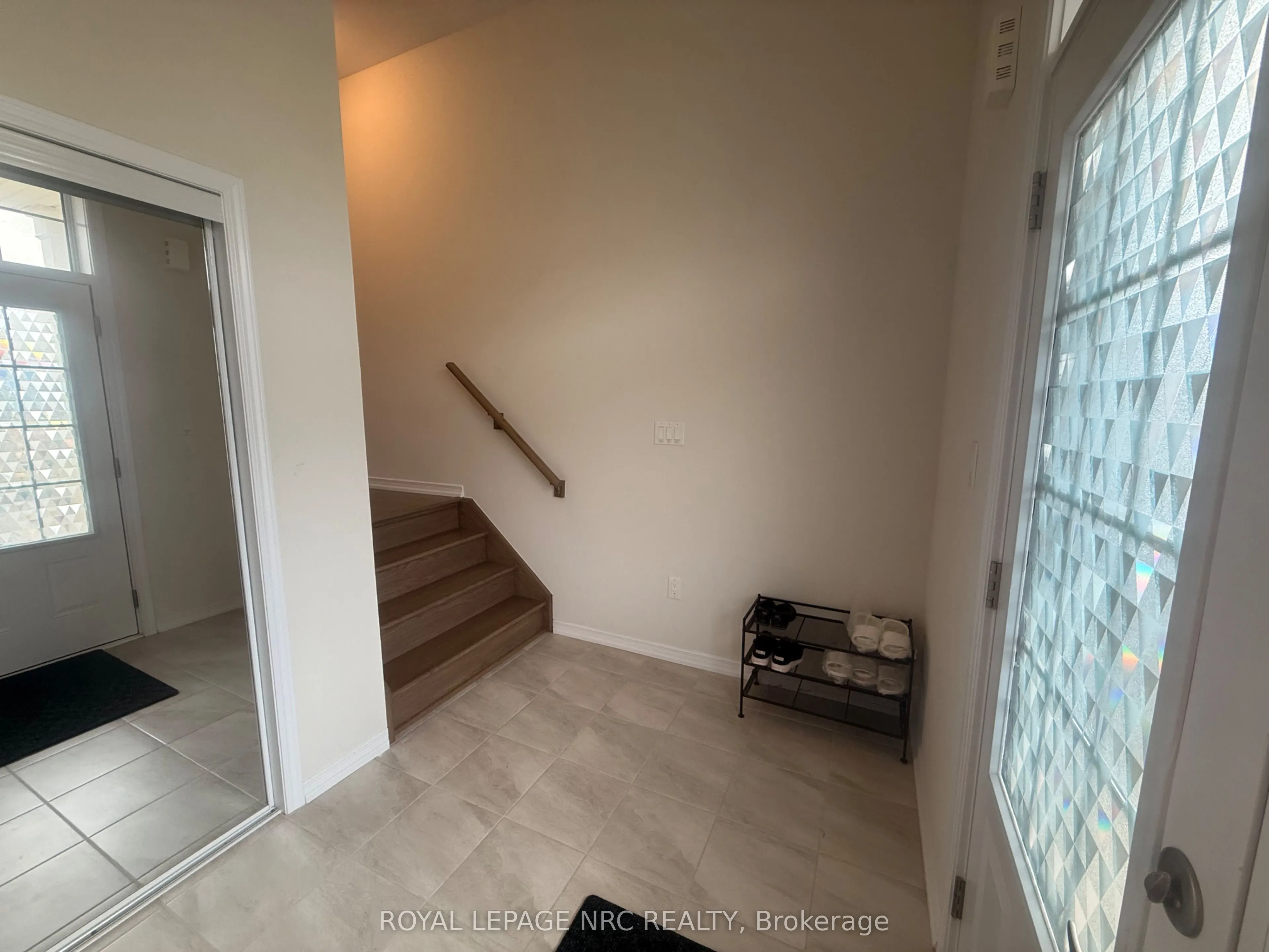 4 ESTHER Crescent