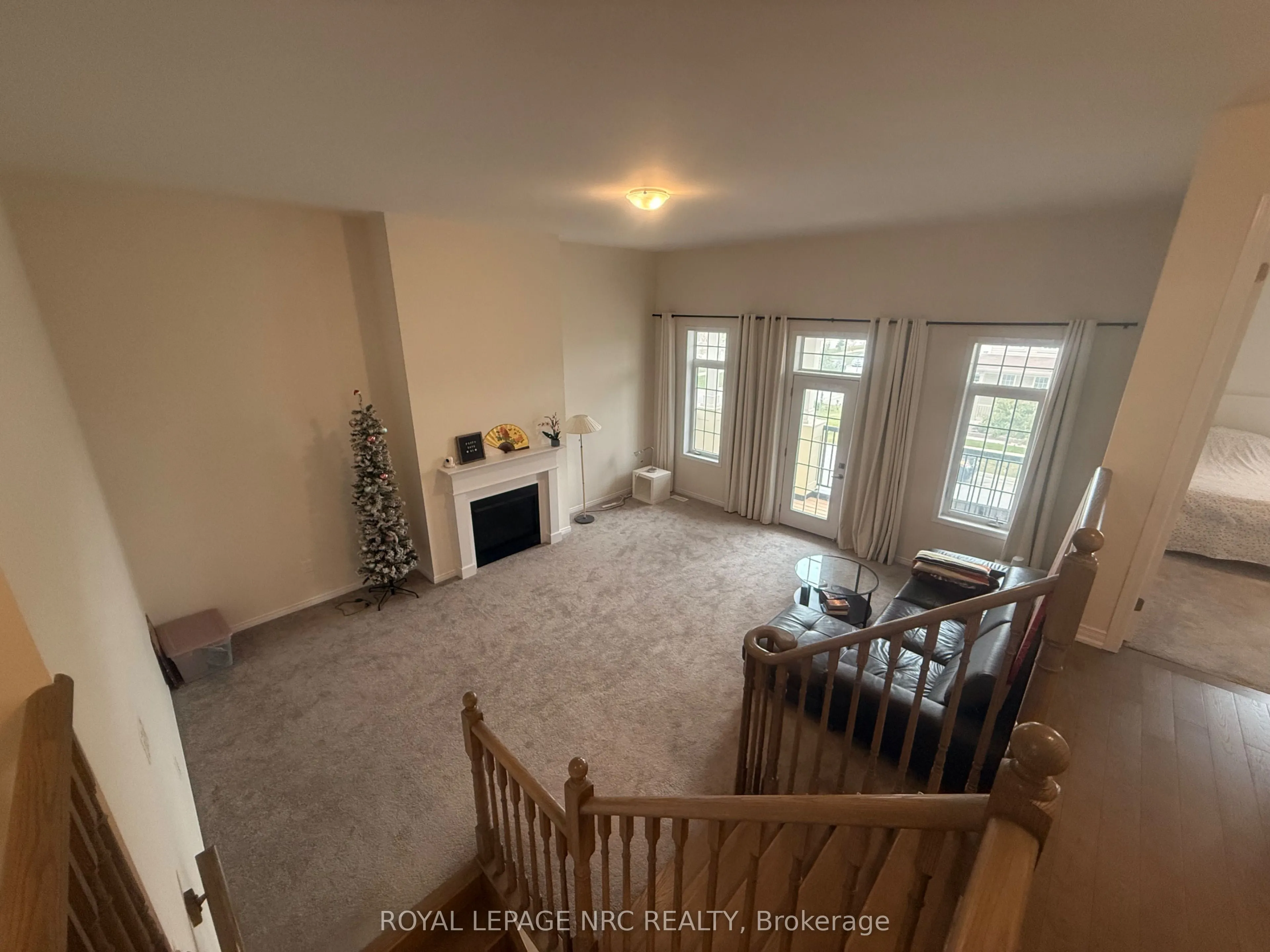4 ESTHER Crescent