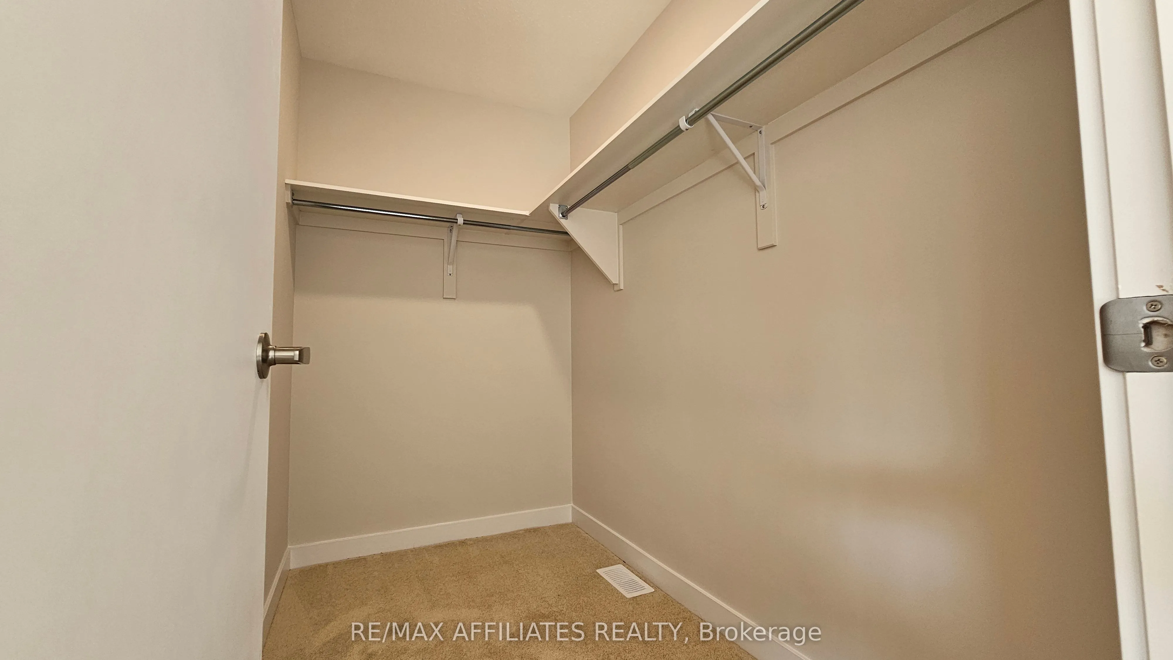 610 Alopex Row