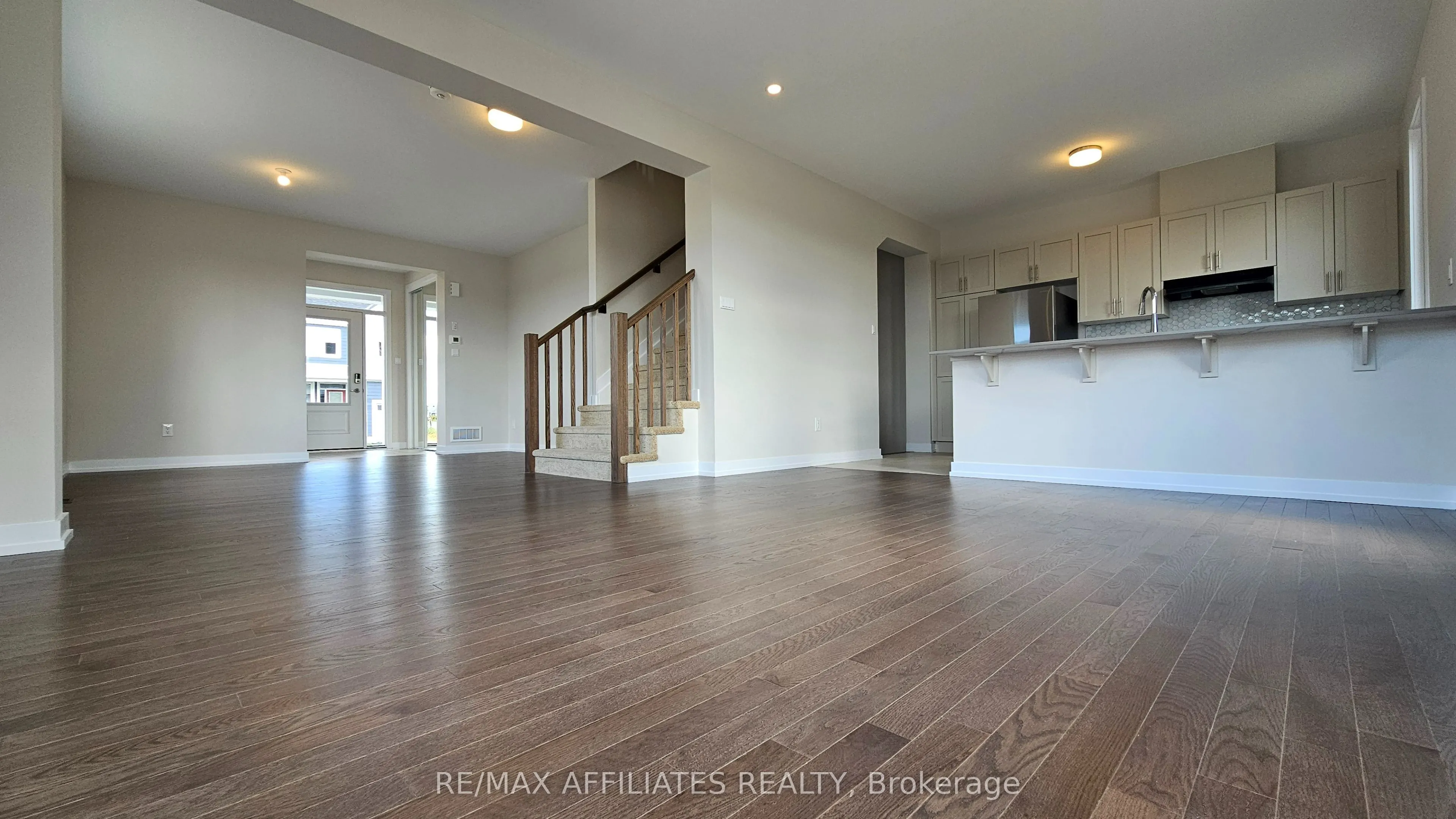 610 Alopex Row