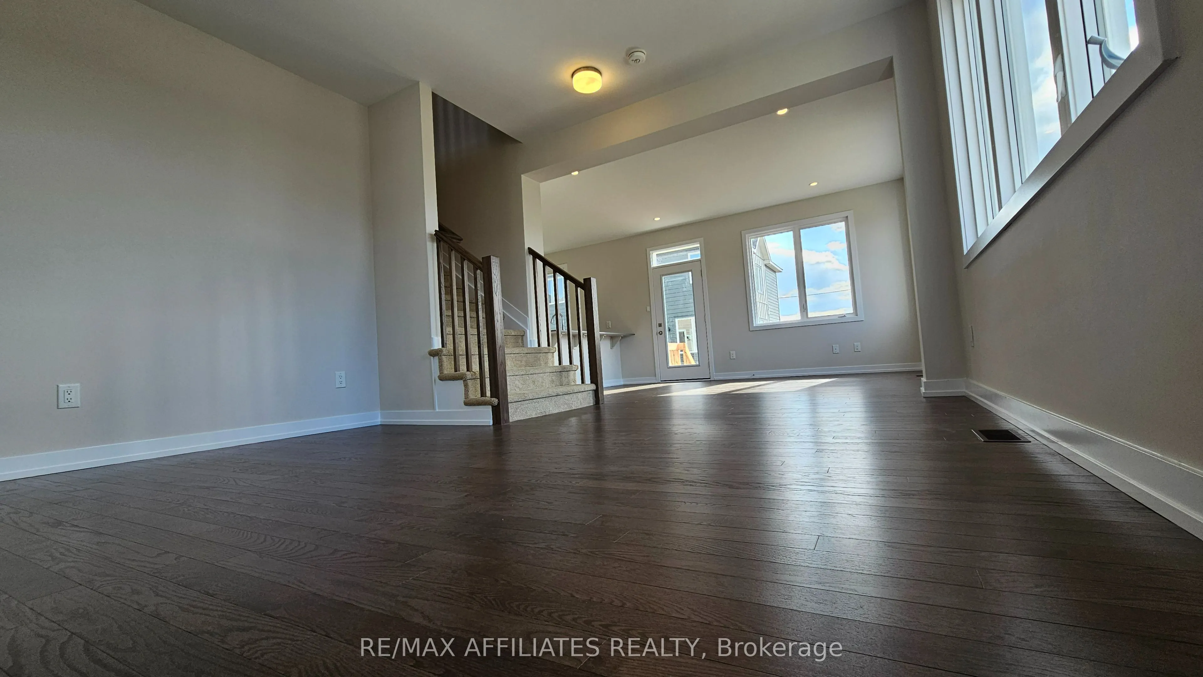 610 Alopex Row