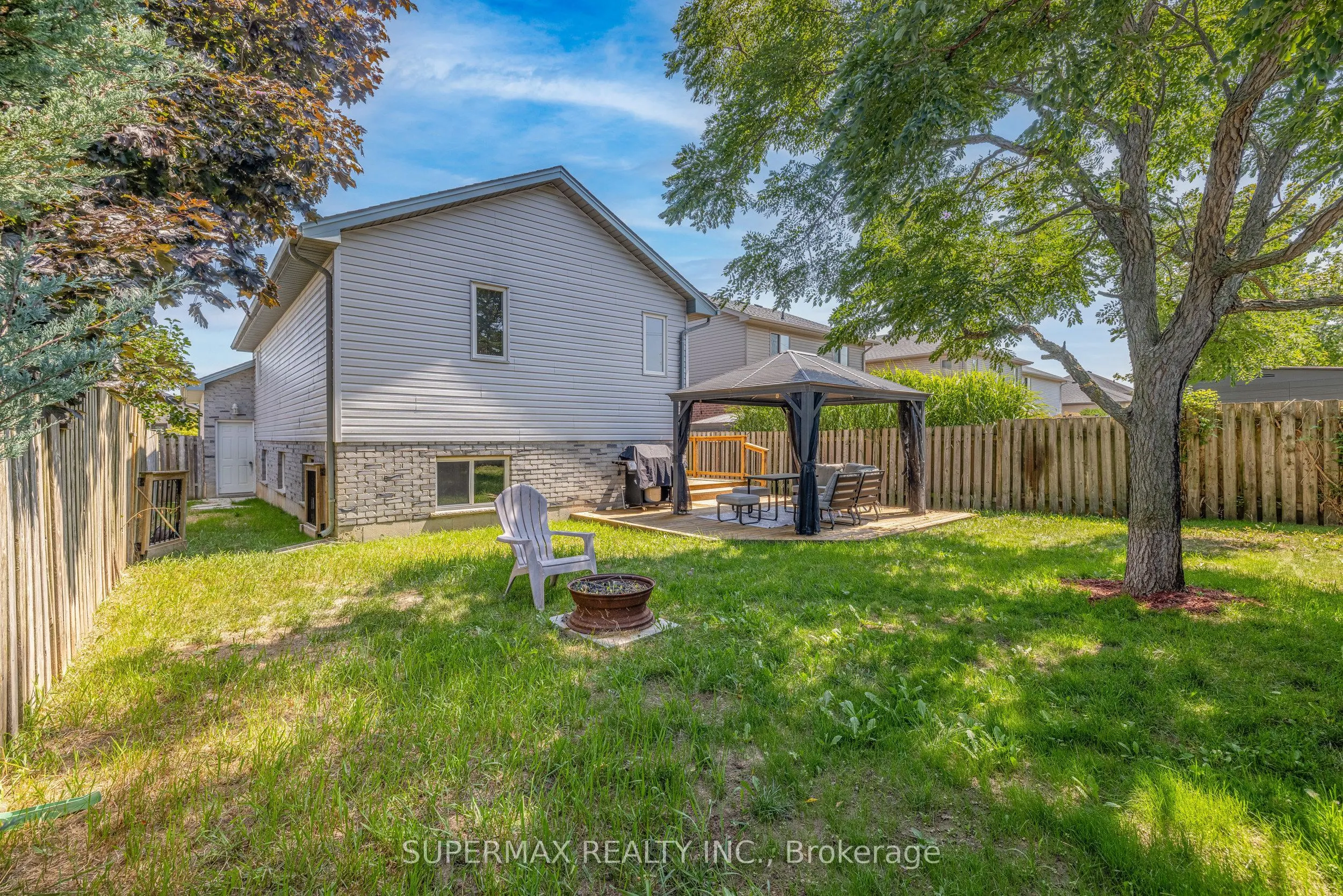93 Hagerman Crescent