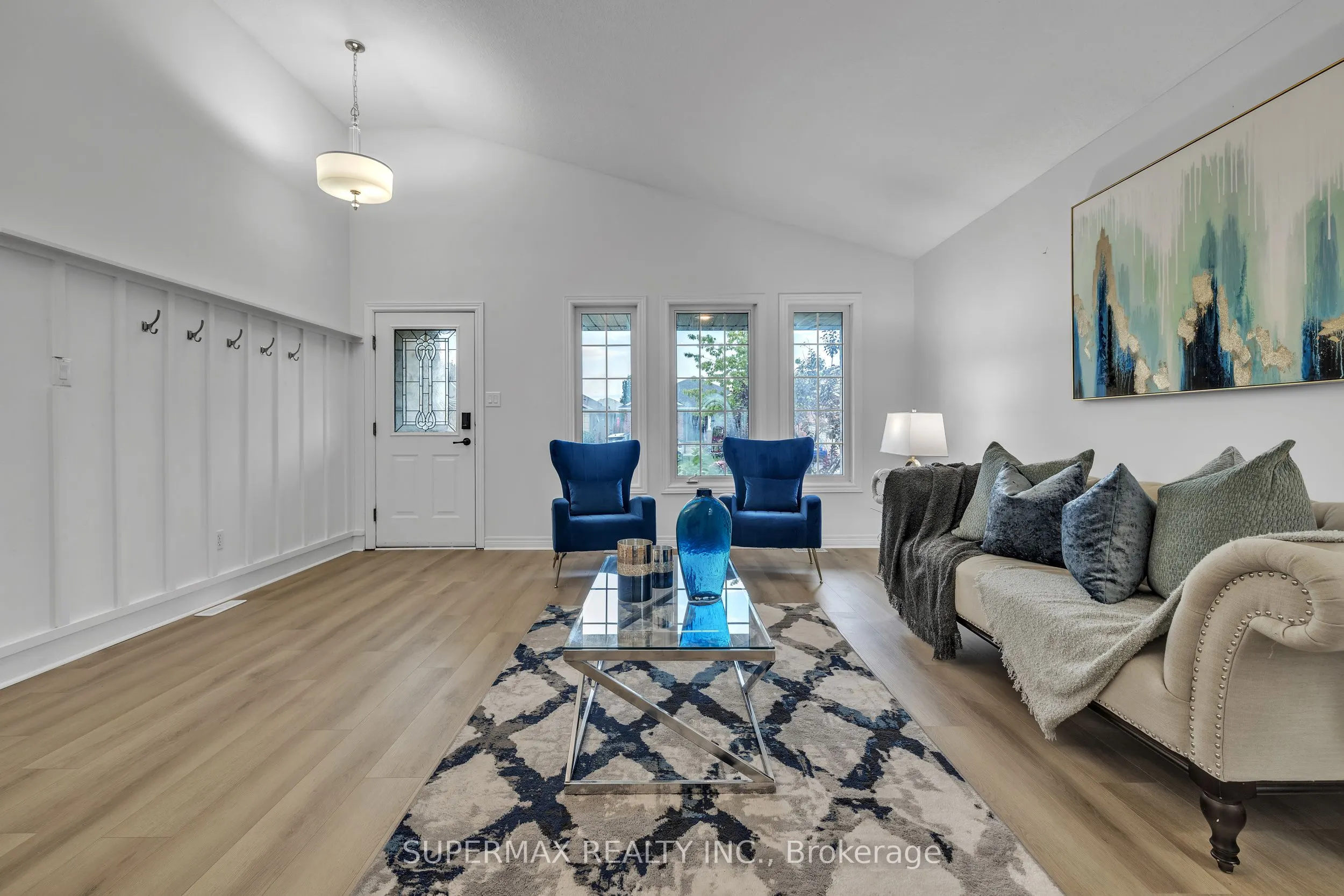 93 Hagerman Crescent