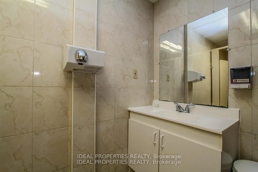 508 Gladstone Avenue, #202