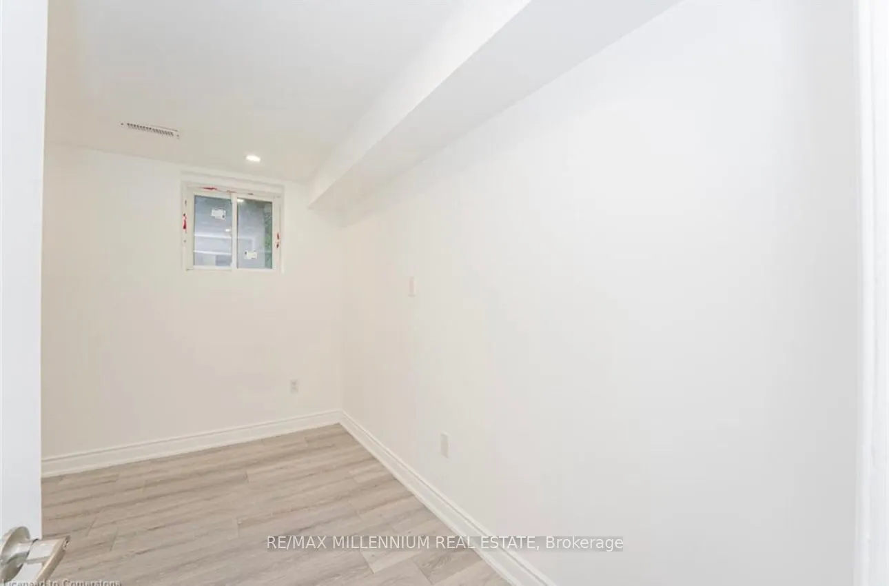 56 Scott Road, #Lower