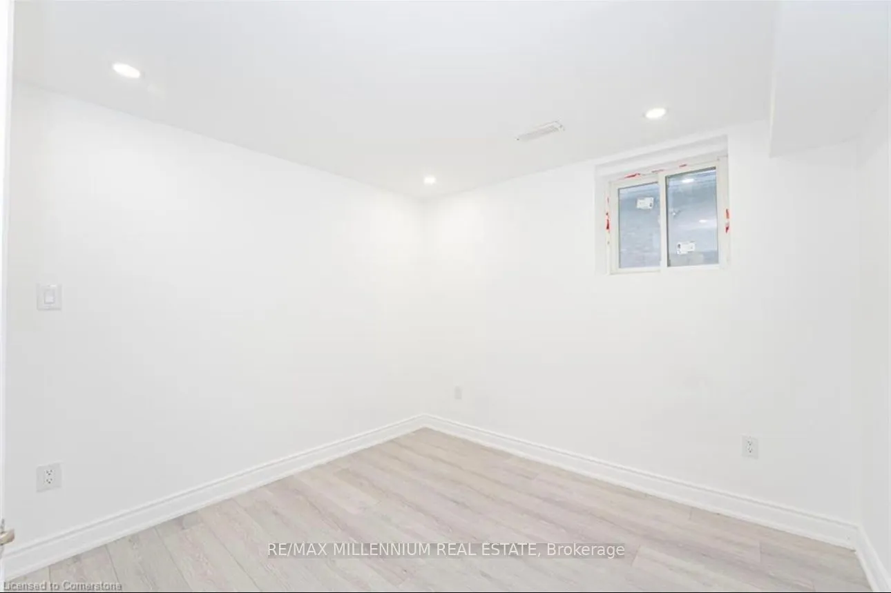 56 Scott Road, #Lower