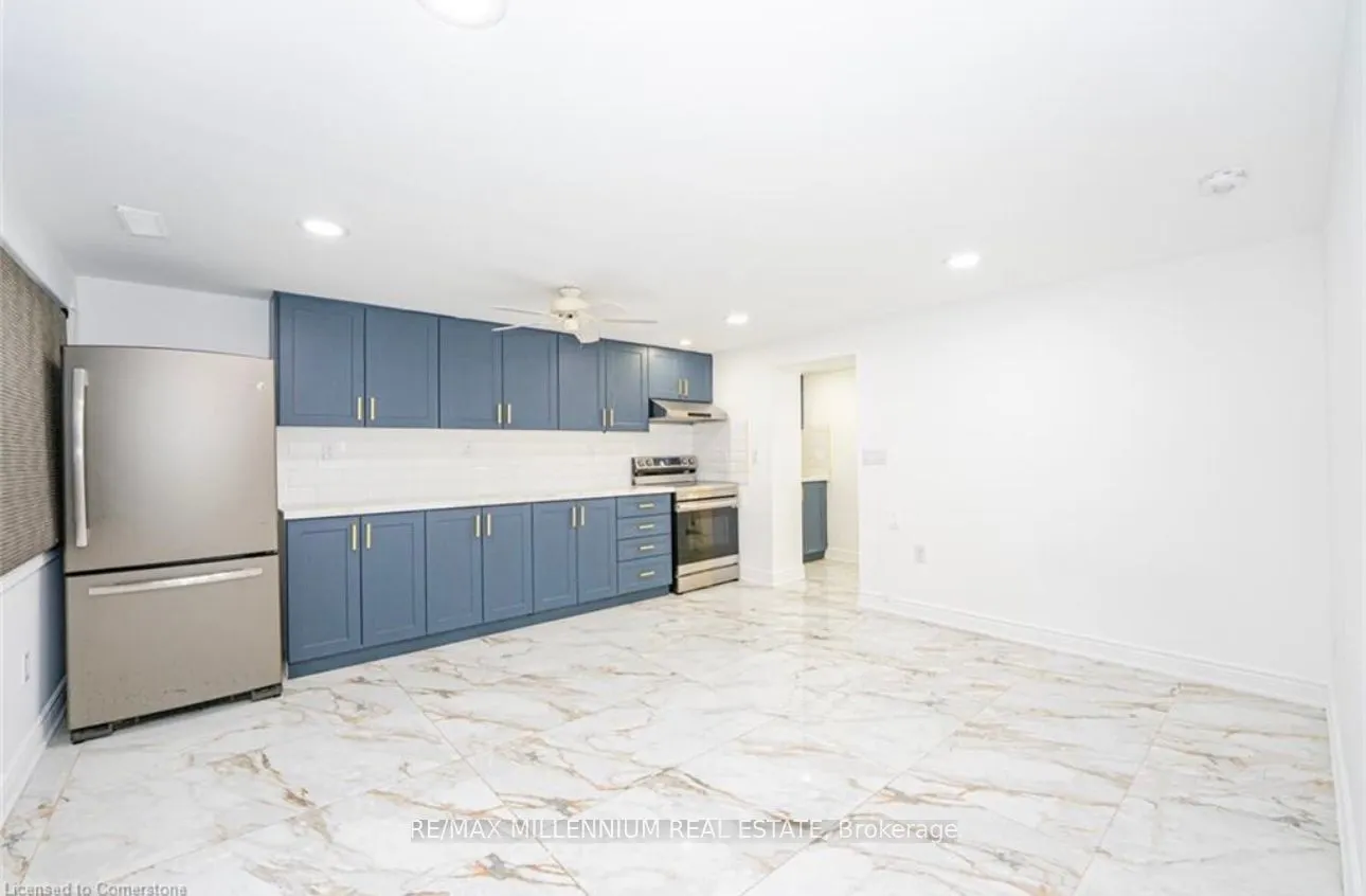56 Scott Road, #Lower