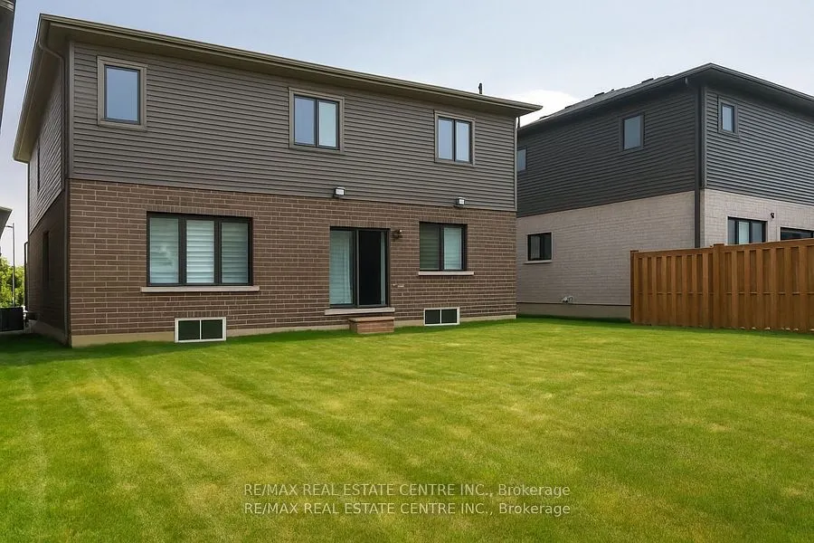 12 Swan Avenue