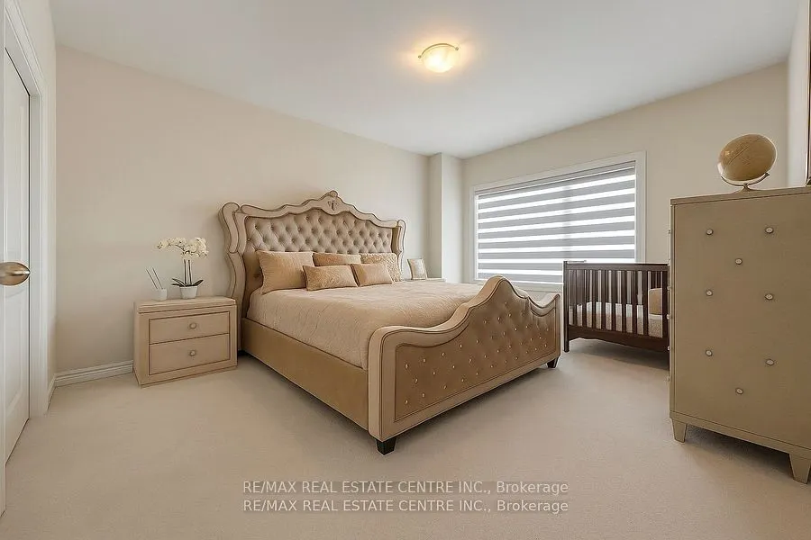 12 Swan Avenue