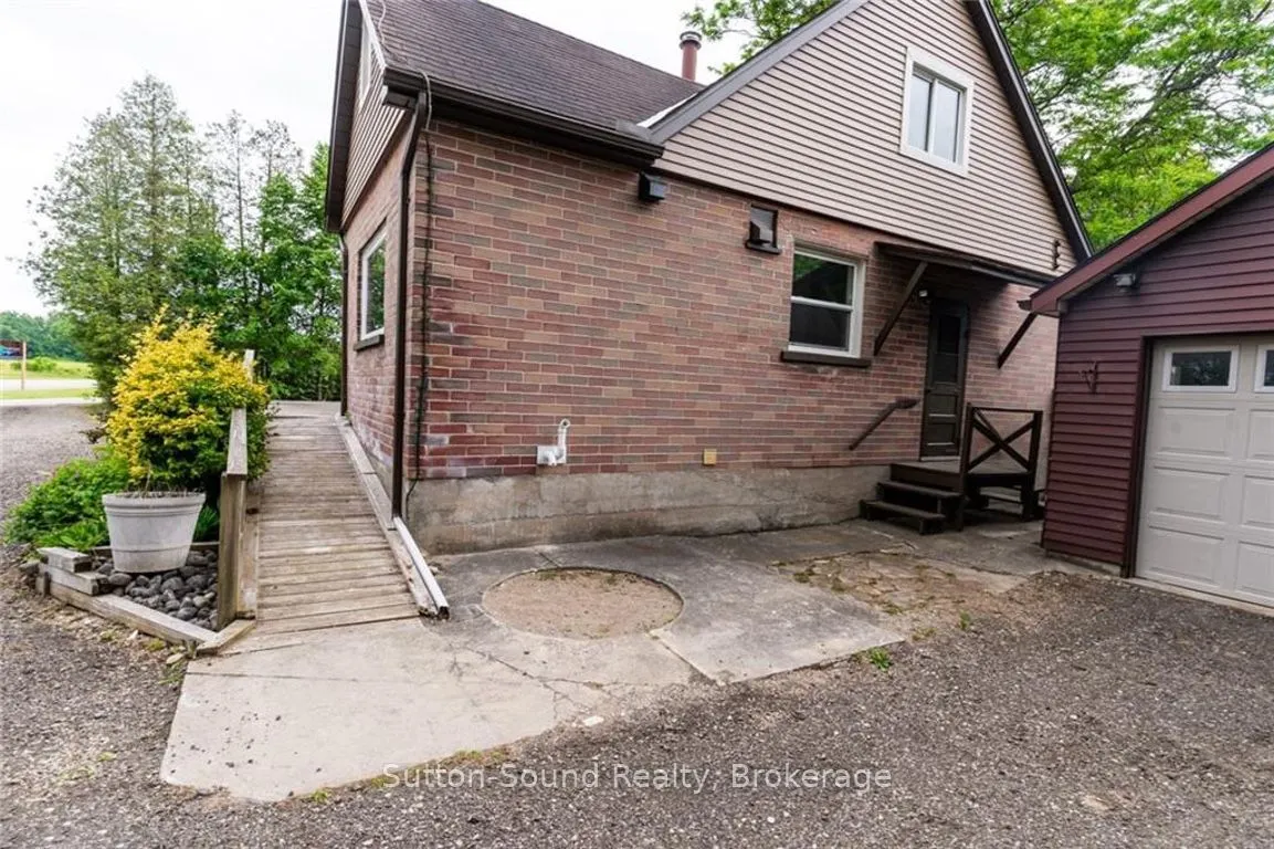 657 Brant Waterloo Road E