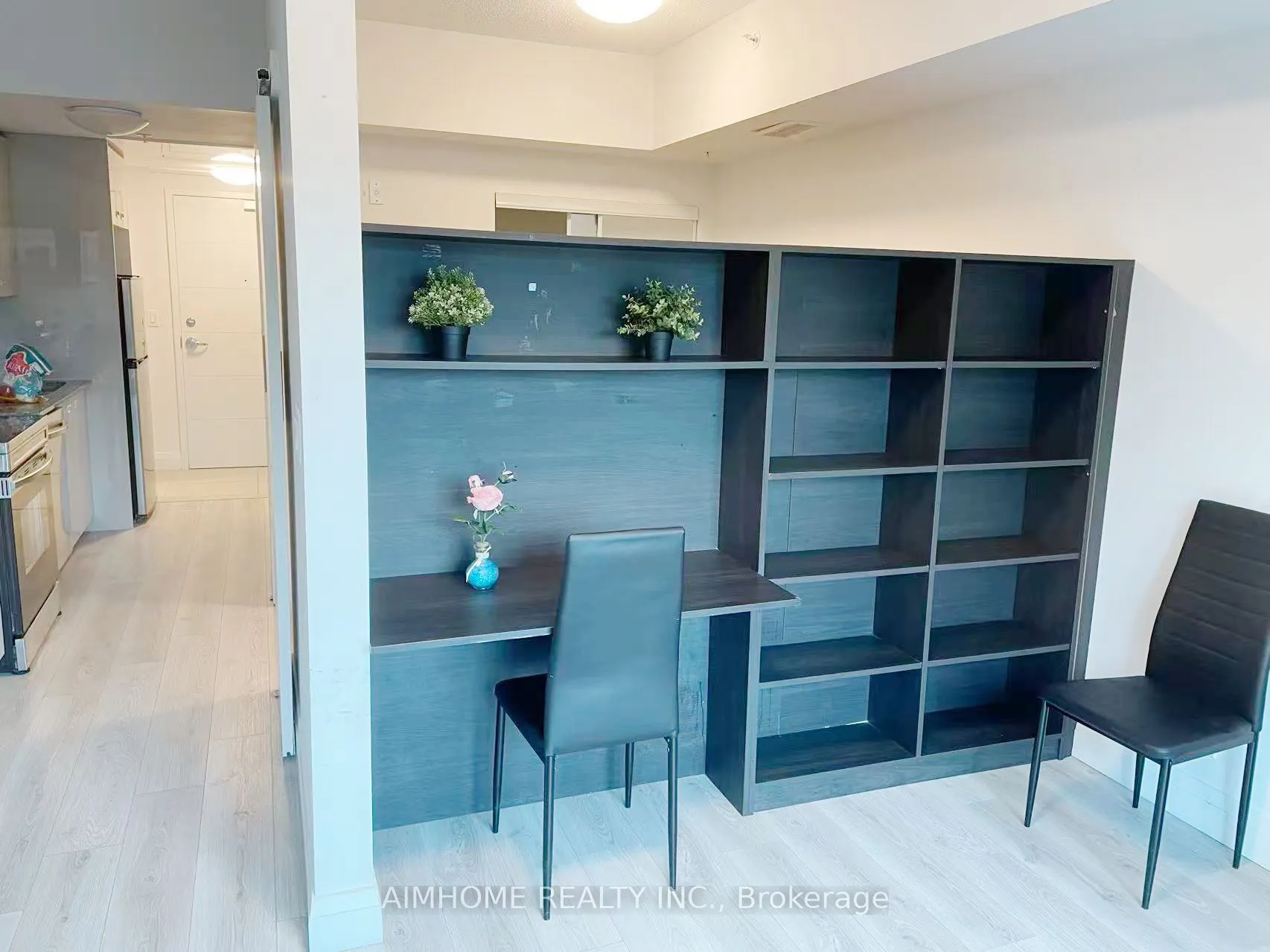 652 Princess St Street, #210