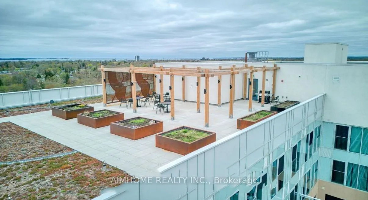 652 Princess St Street, #210