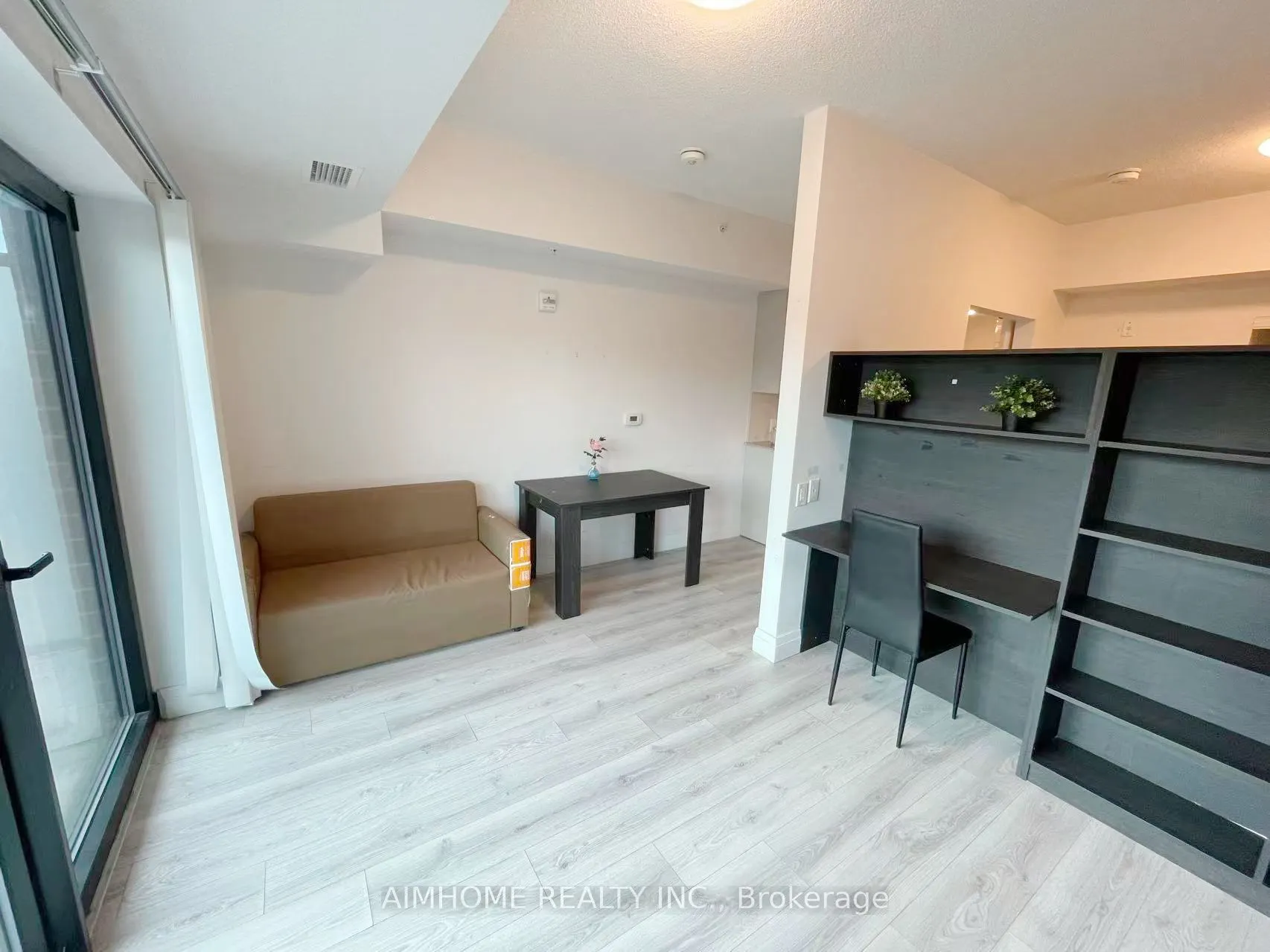 652 Princess St Street, #210